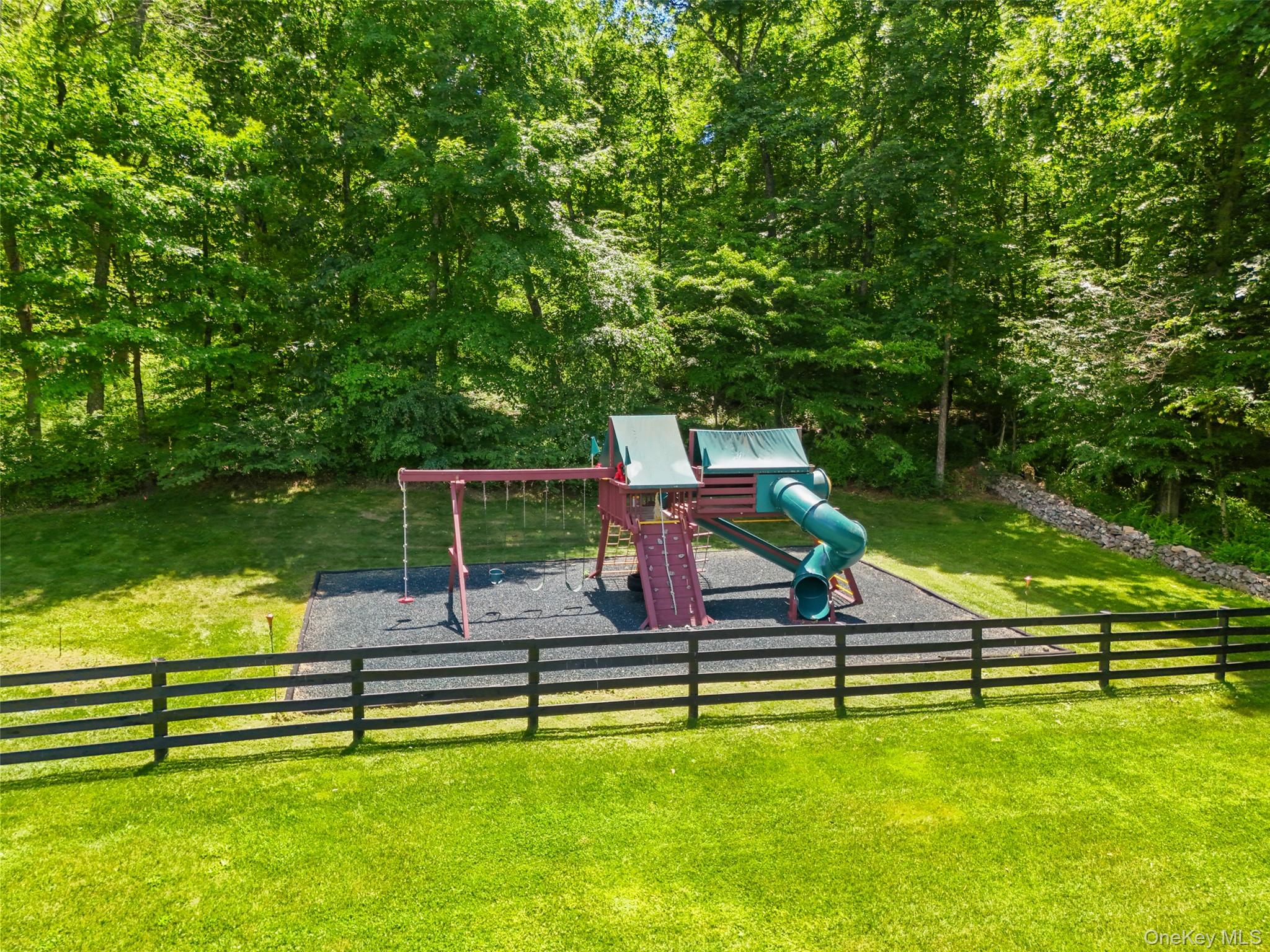 5 Apple Mill Lane Property Photo 36