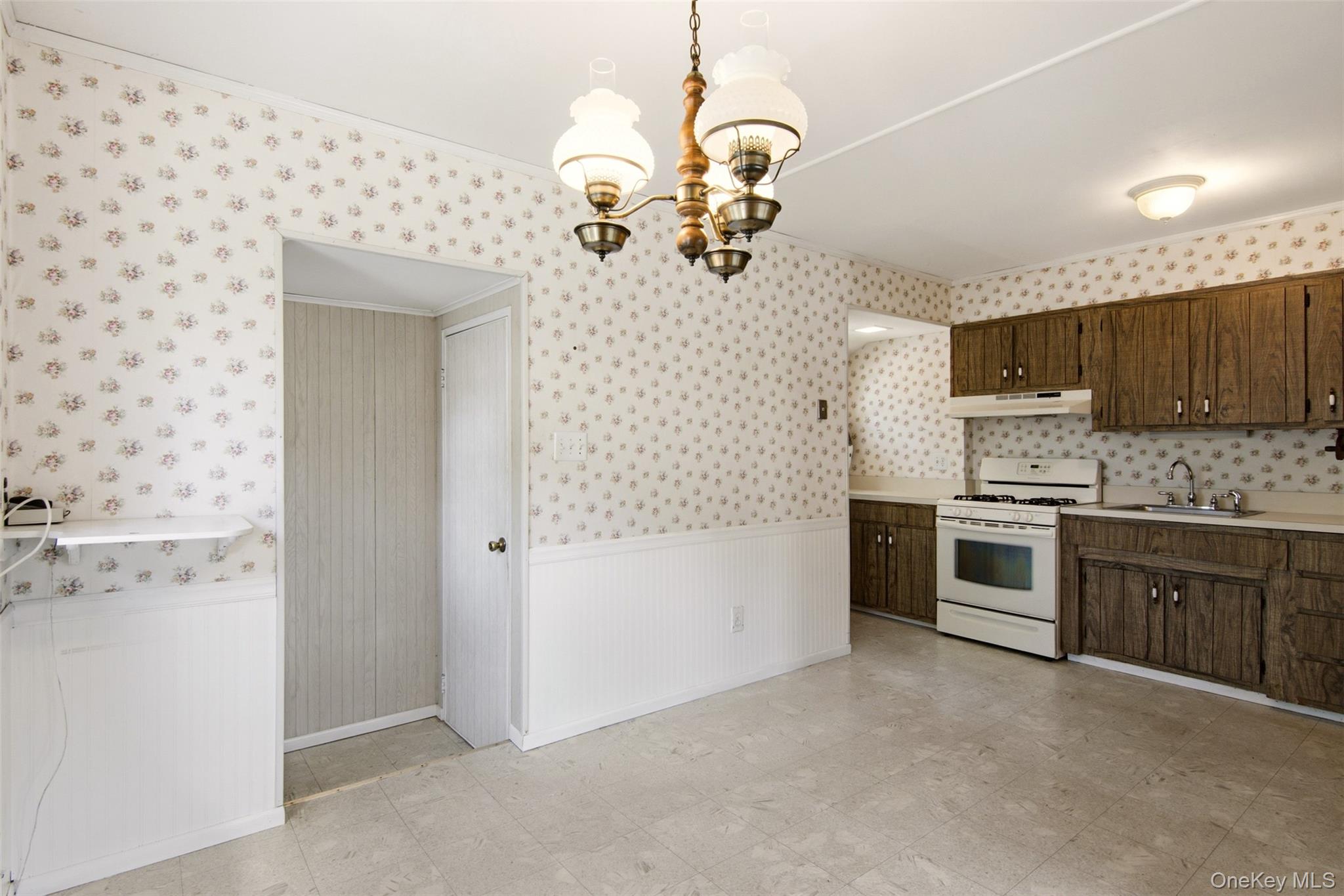 34 Hollo Drive Property Photo 11