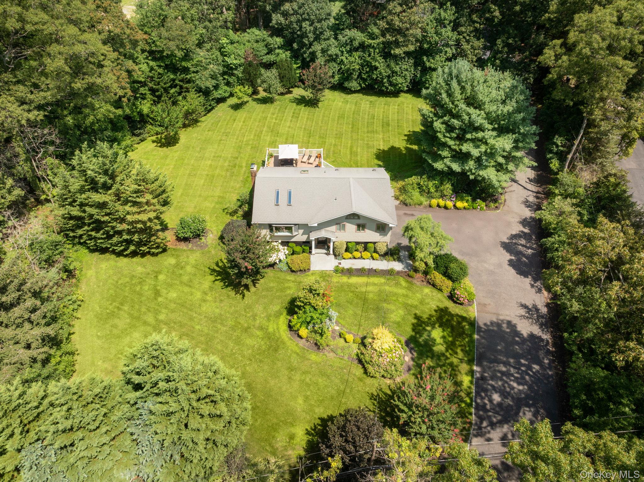 25 Brewster Avenue Property Photo 1