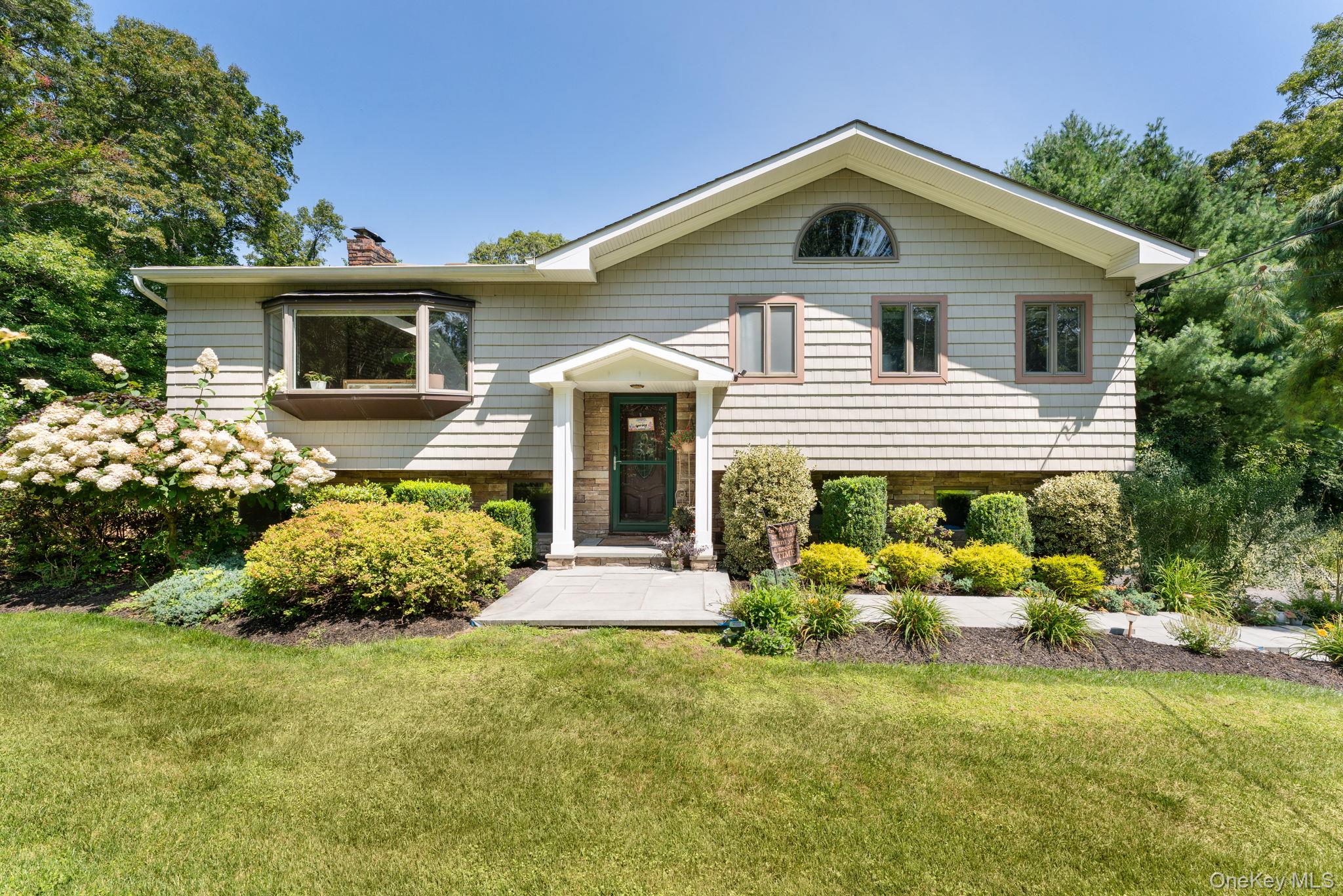 25 Brewster Avenue Property Photo 2