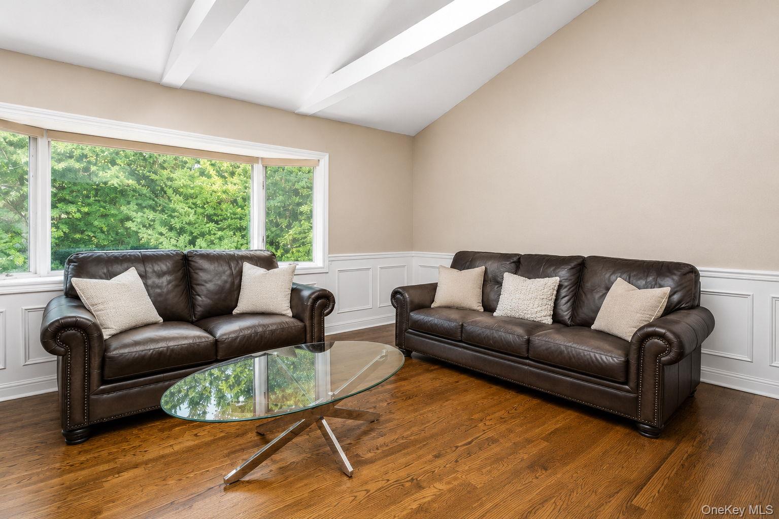 25 Brewster Avenue Property Photo 5