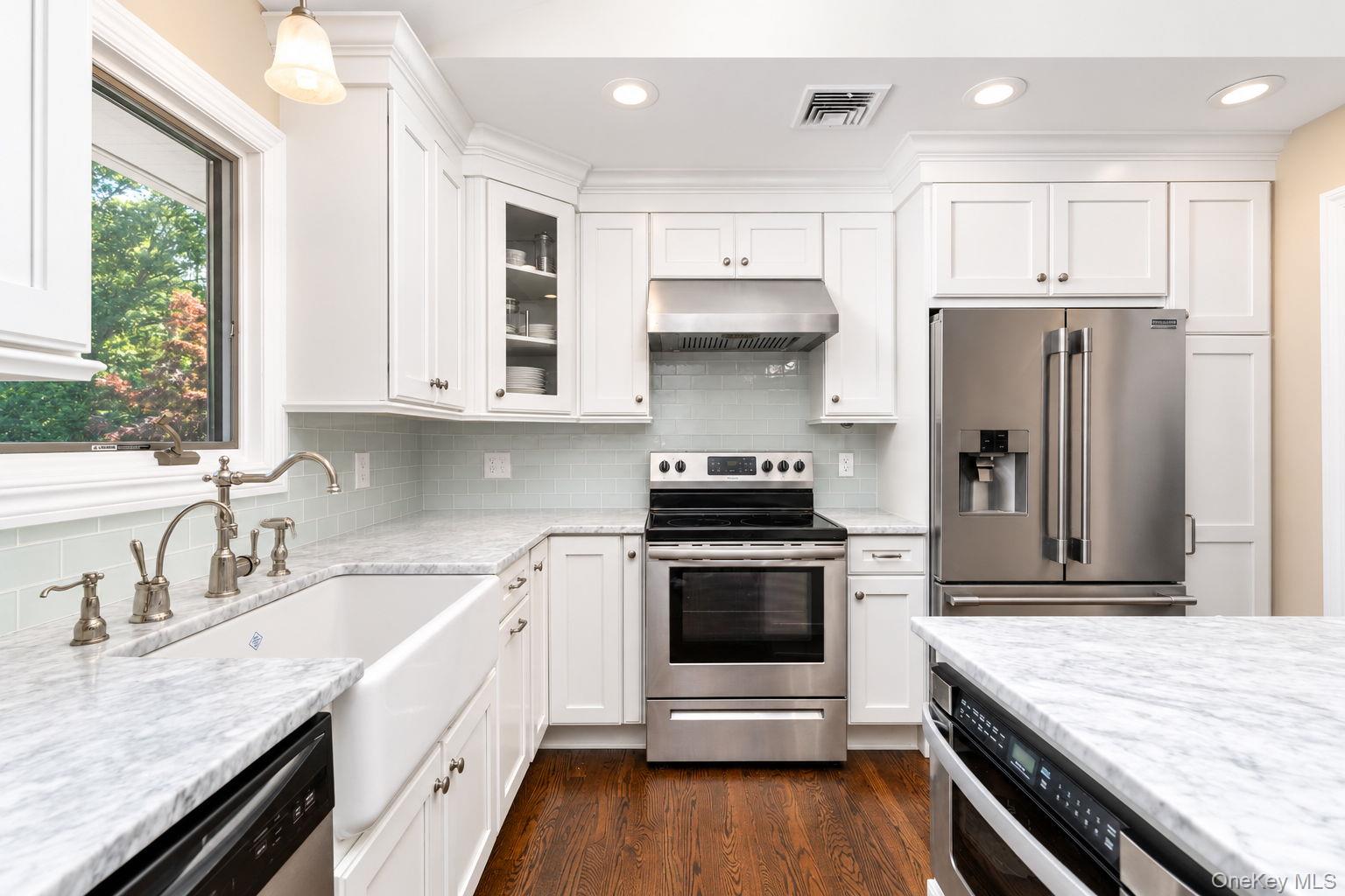 25 Brewster Avenue Property Photo 8