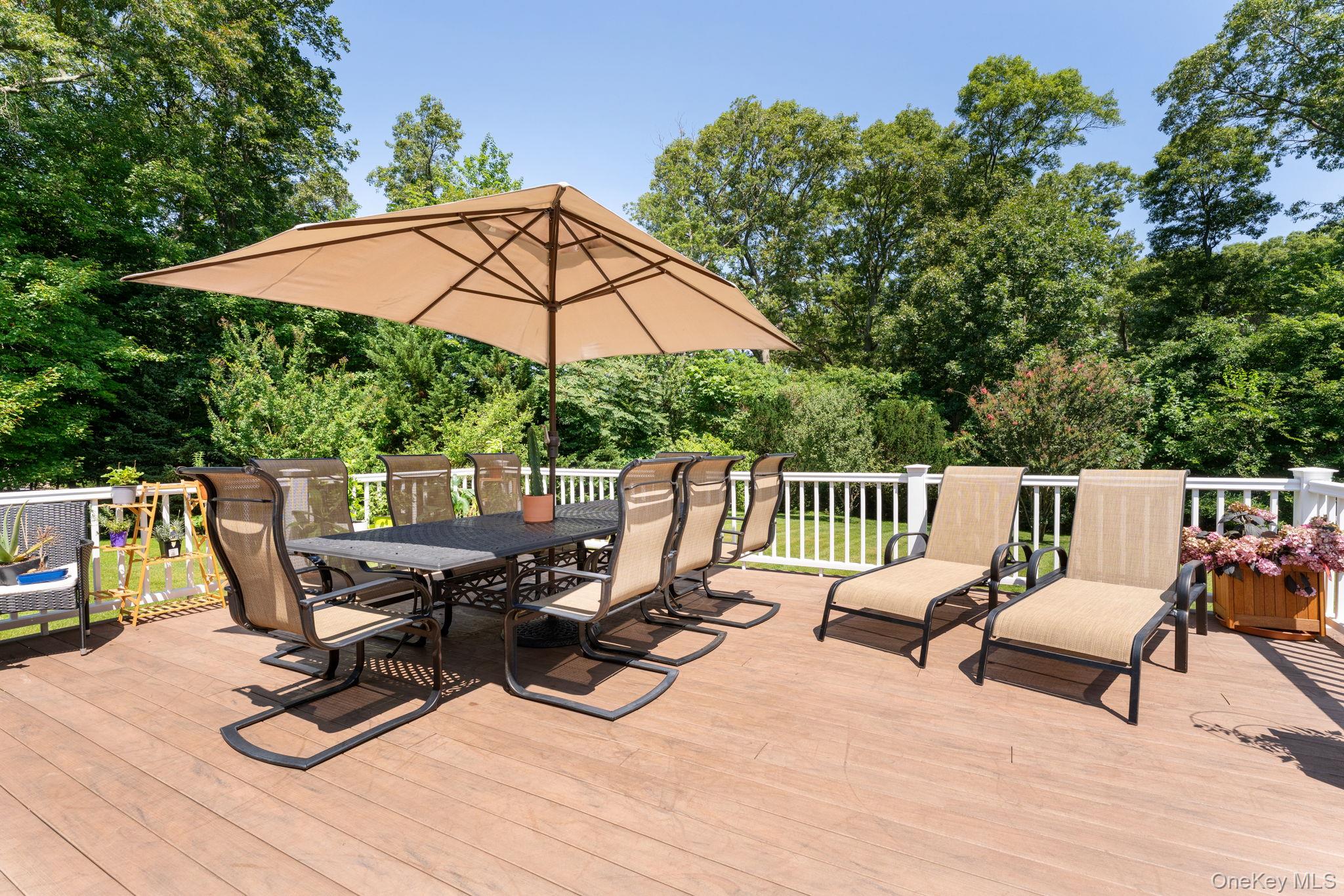 25 Brewster Avenue Property Photo 11