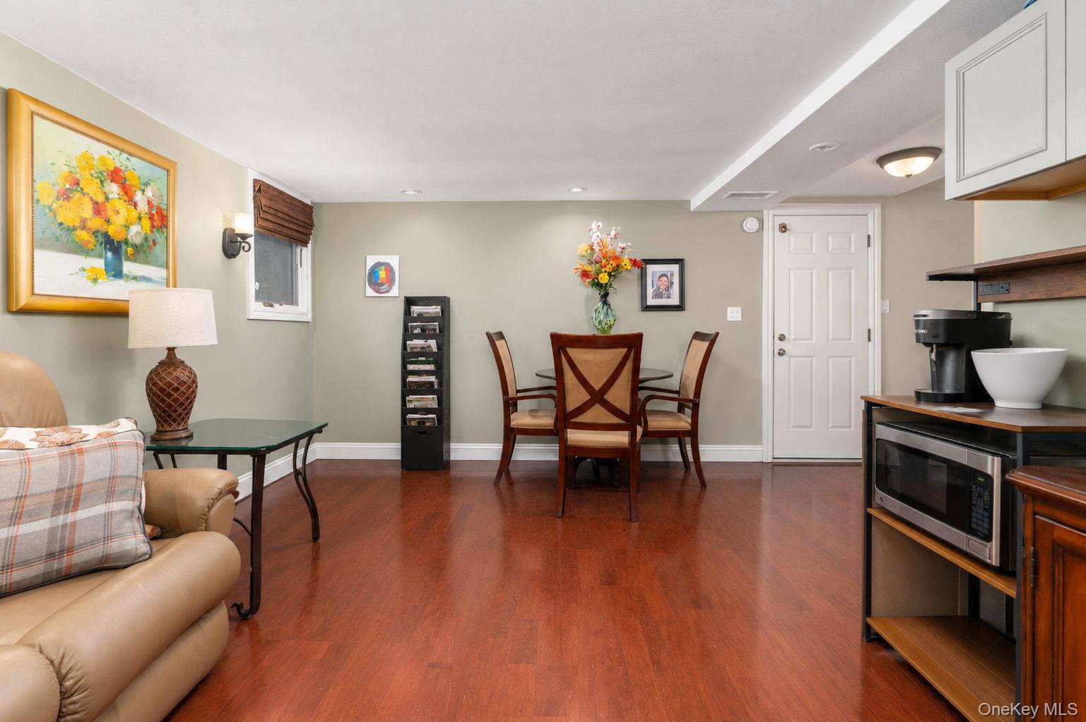 25 Brewster Avenue Property Photo 21