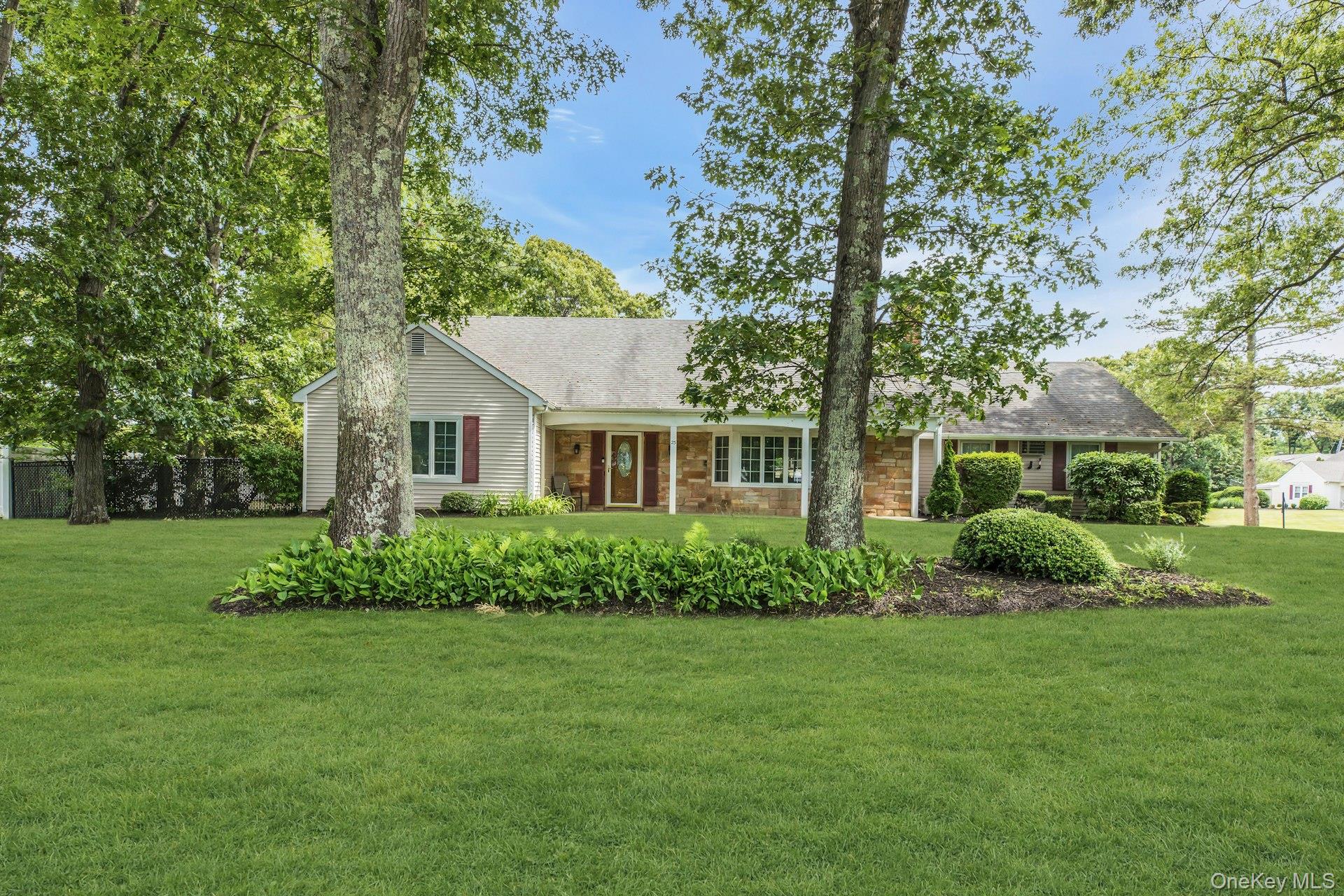 23 Bently Lane Property Photo 2