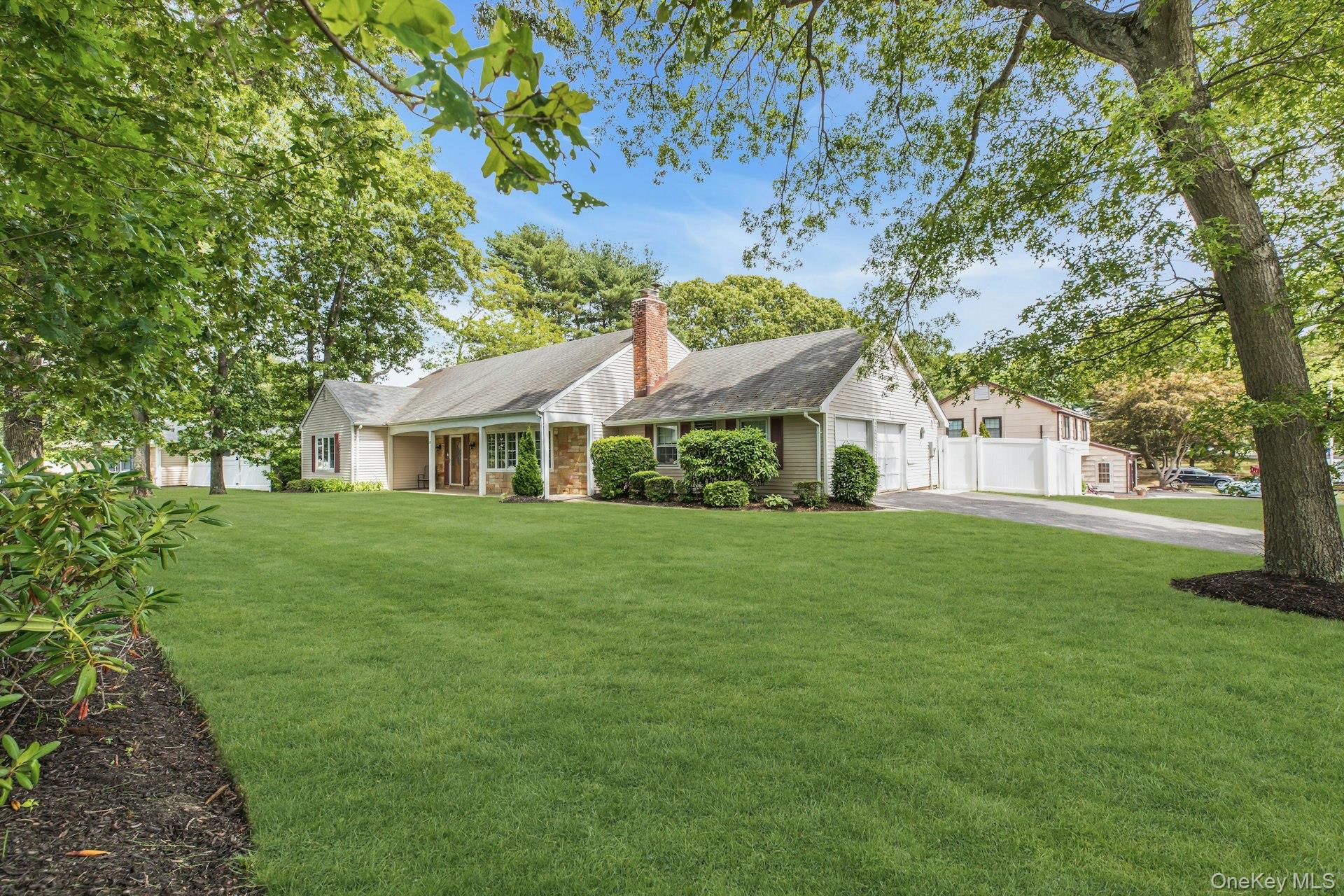23 Bently Lane Property Photo 3