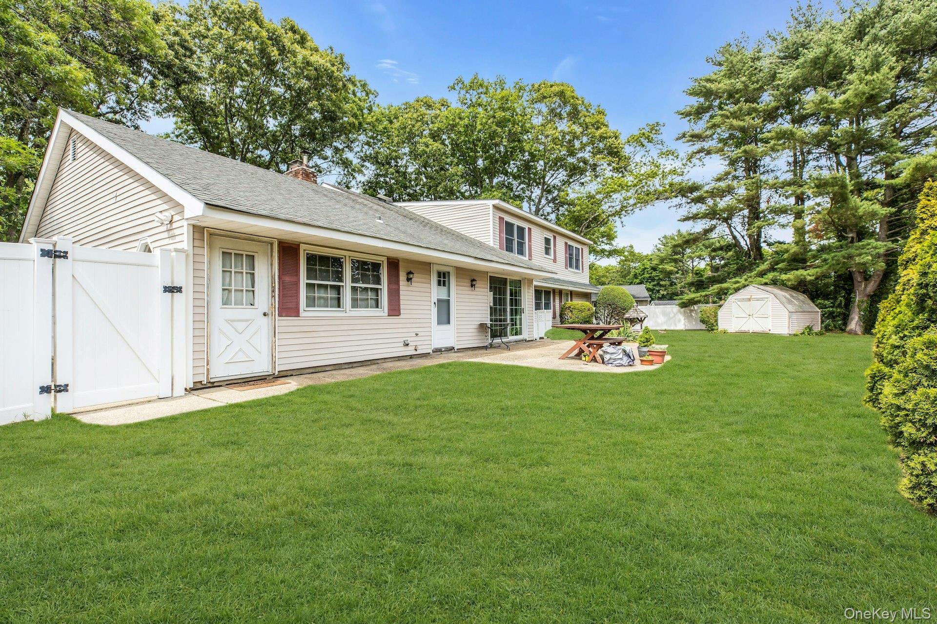 23 Bently Lane Property Photo 26