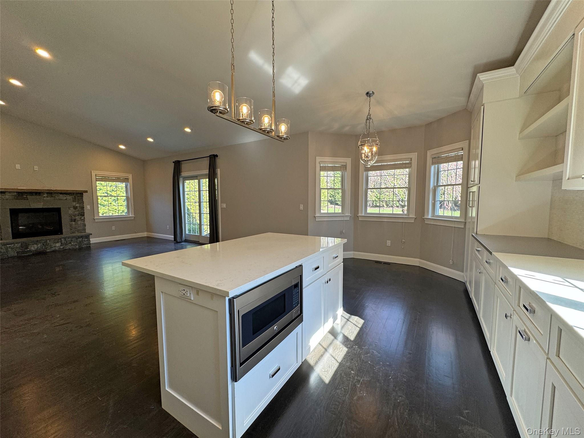 1019 Grove Street Property Photo 1