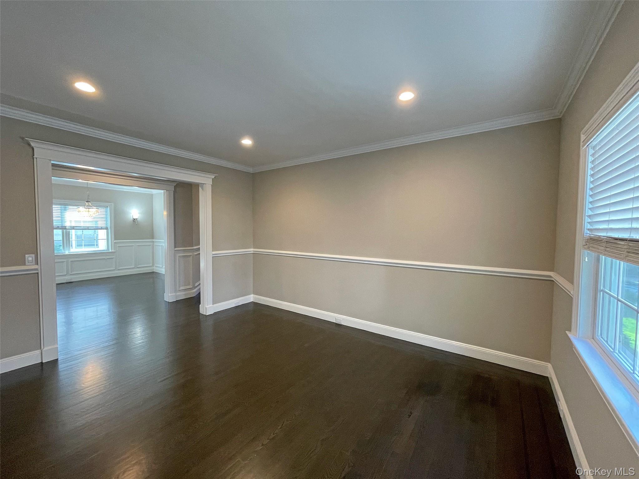 1019 Grove Street Property Photo 5