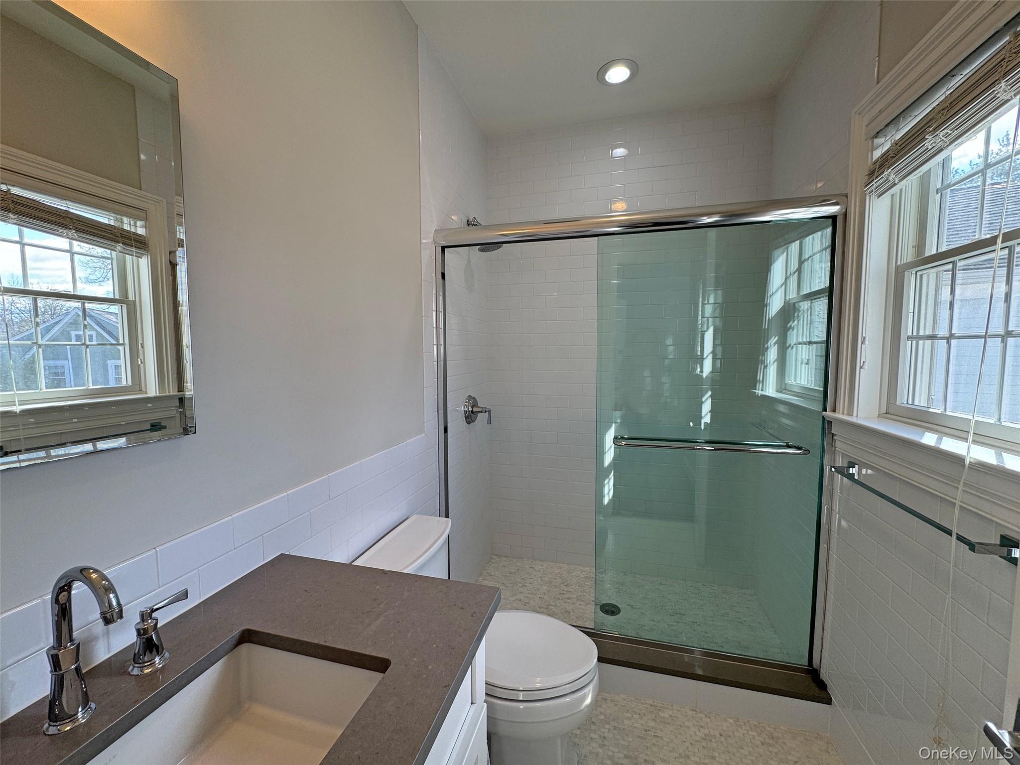 1019 Grove Street Property Photo 18
