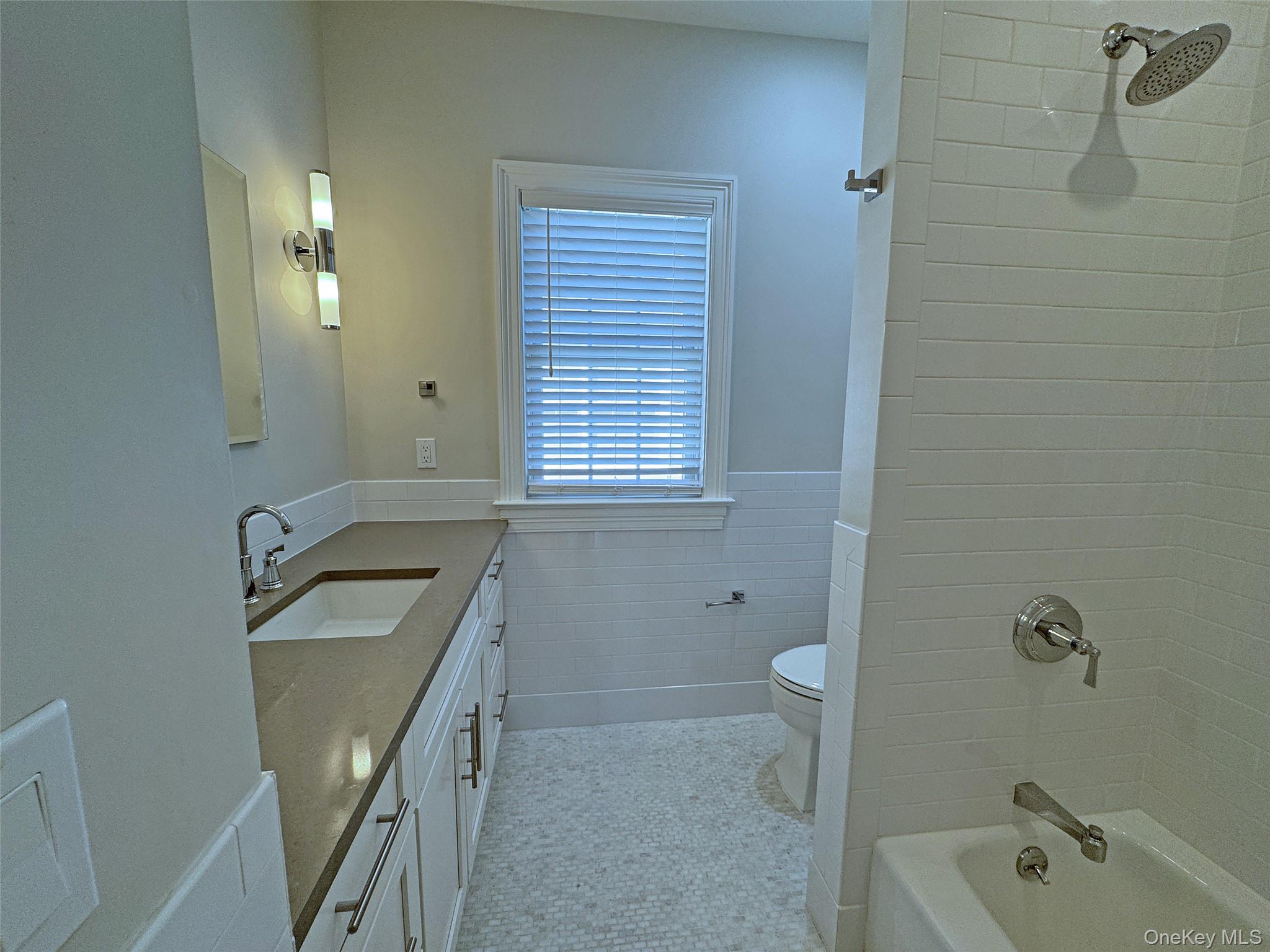 1019 Grove Street Property Photo 20