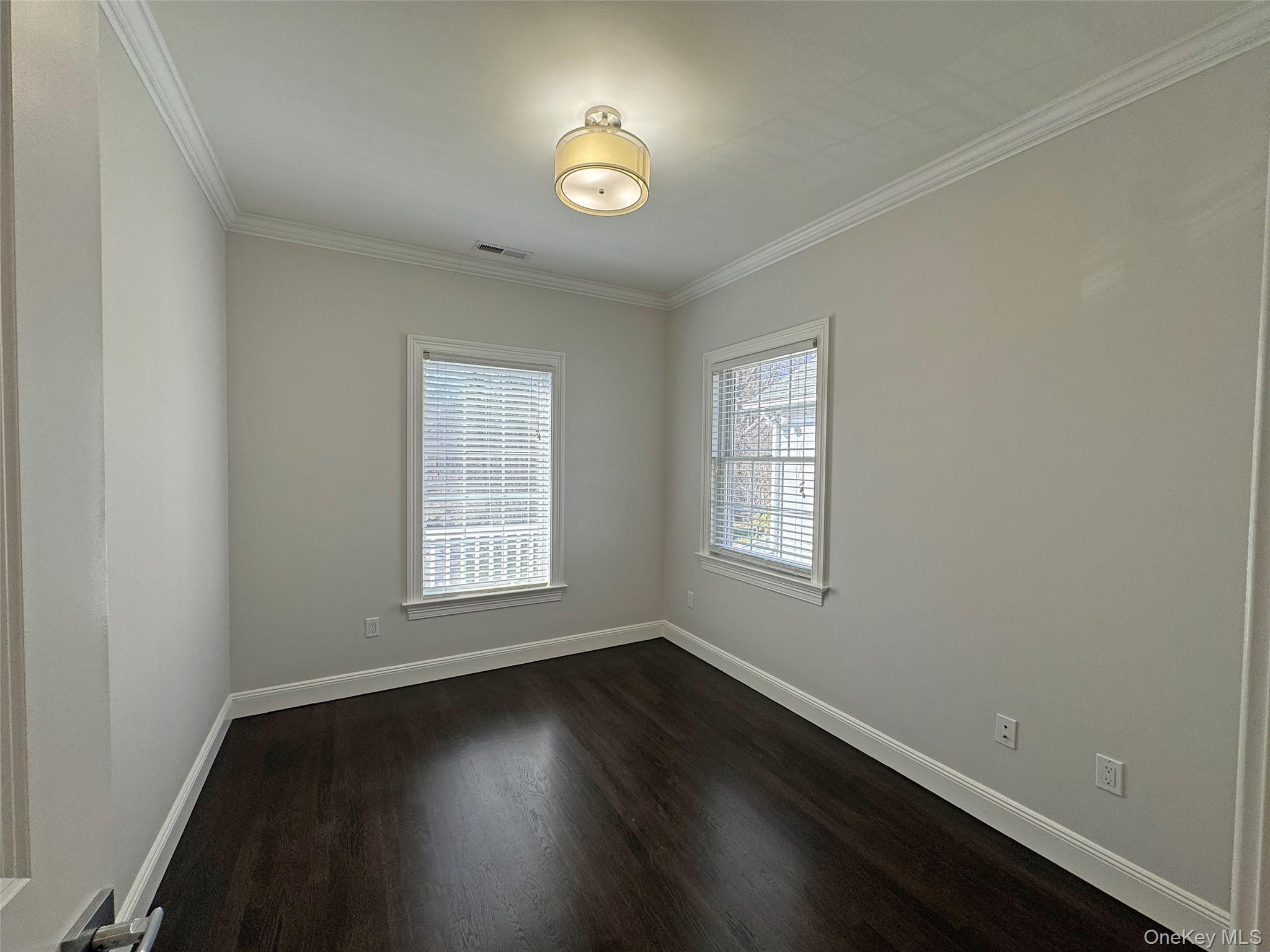 1019 Grove Street Property Photo 21