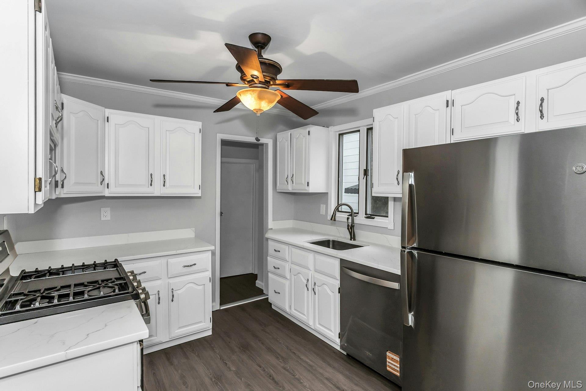 11 Merton Avenue Property Photo 12