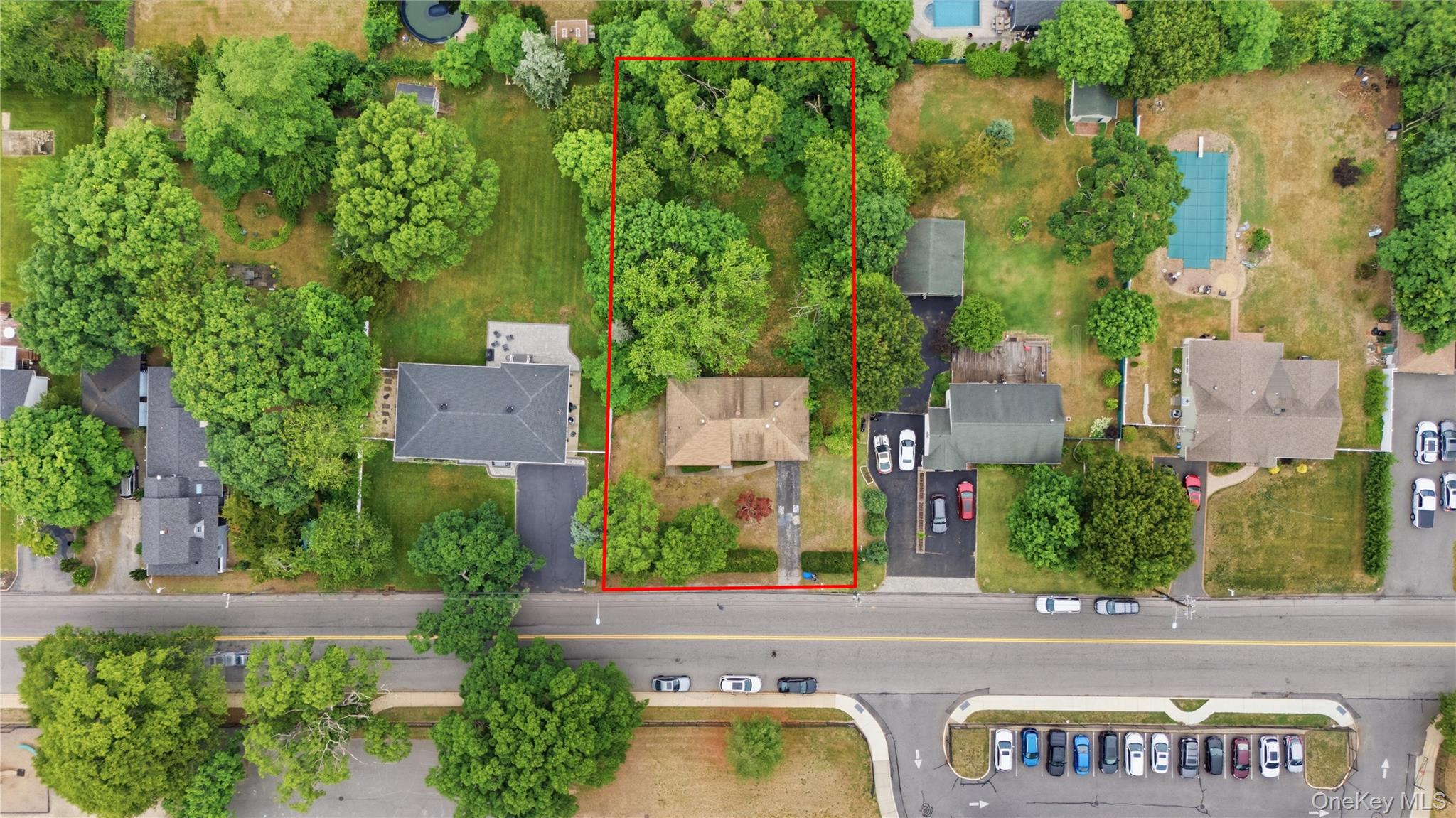 385 Manhattan Boulevard Property Photo 3
