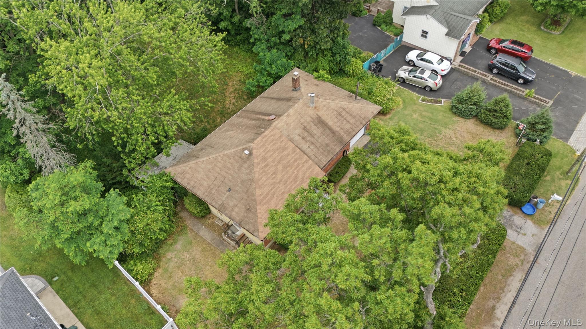 385 Manhattan Boulevard Property Photo 4
