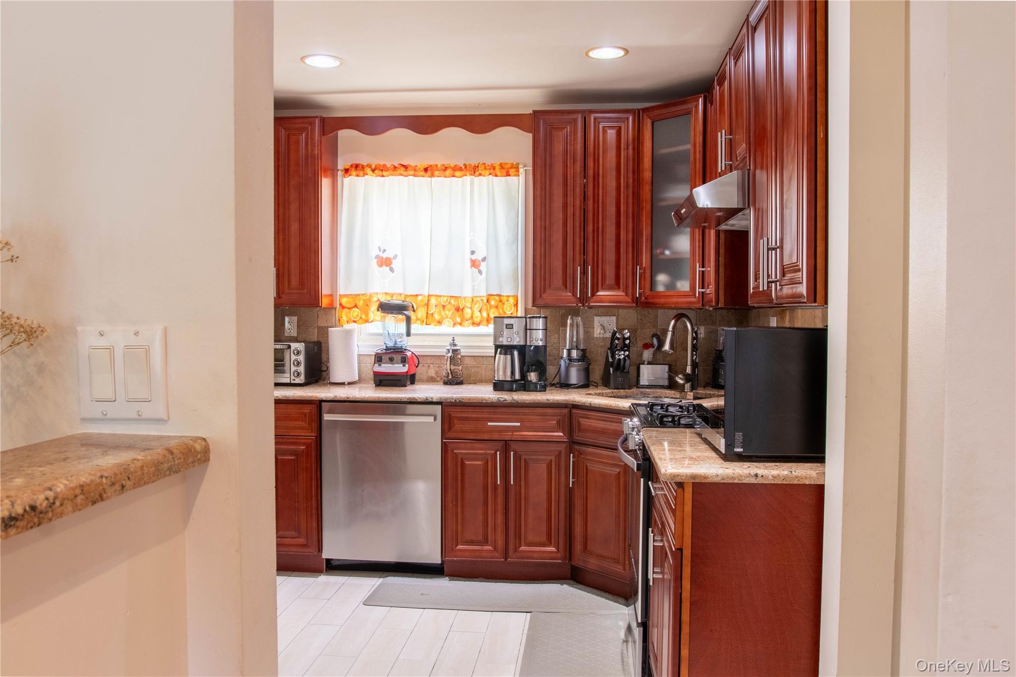 60 Lewis Street Property Photo 21