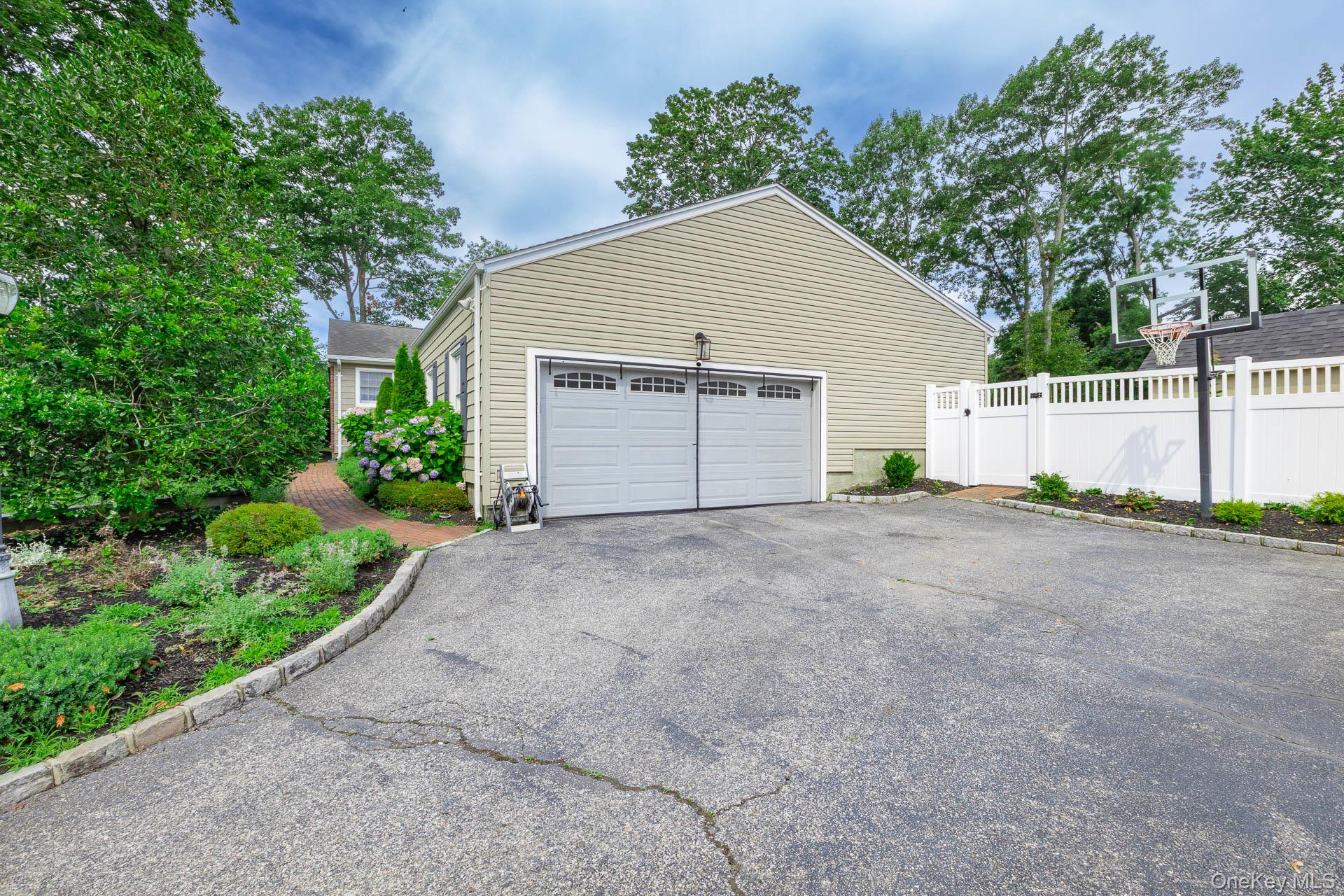 48 William Penn Drive Property Photo 34