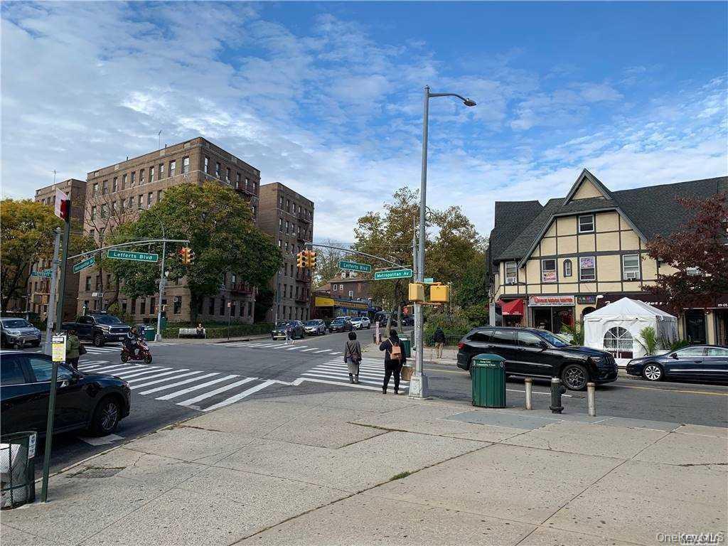 124-01 Hillside Avenue Property Photo 9