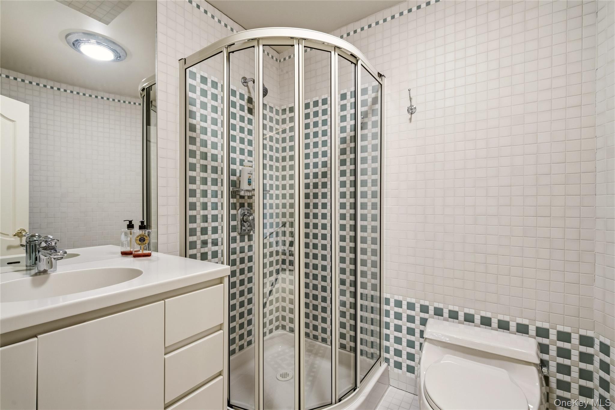 5 Victorian Lane Property Photo 23