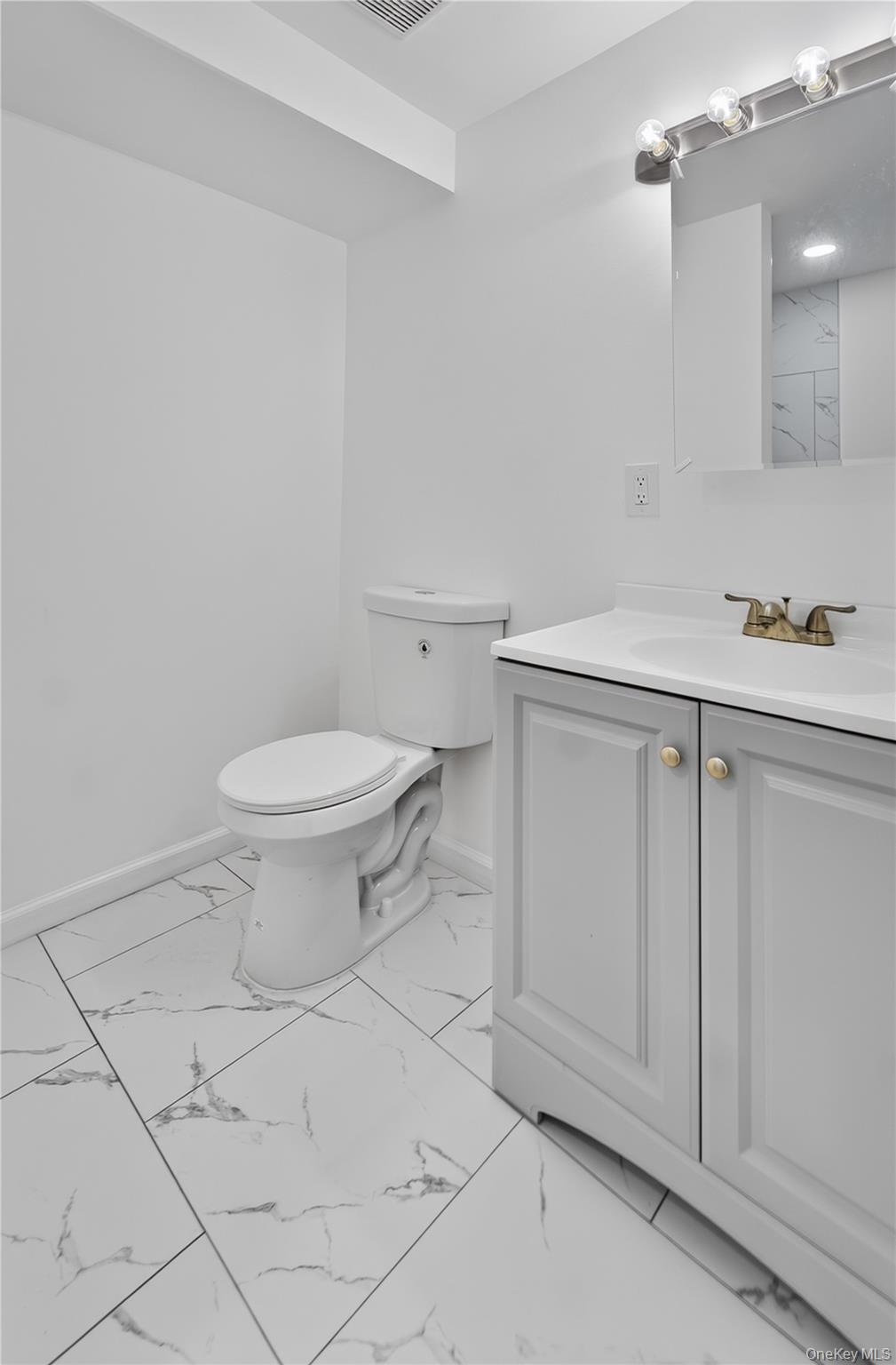 5 E 4th Street Property Photo 27