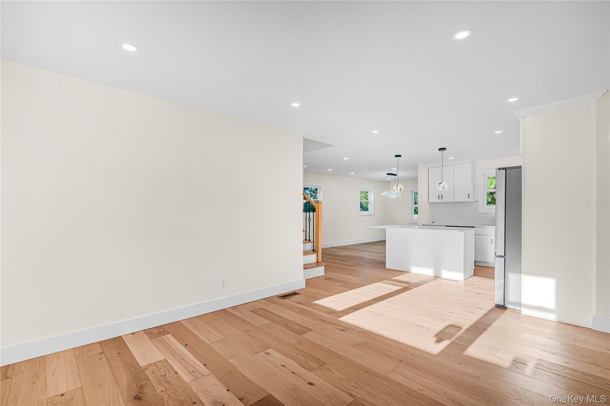737 Flowerdale Drive Property Photo 3