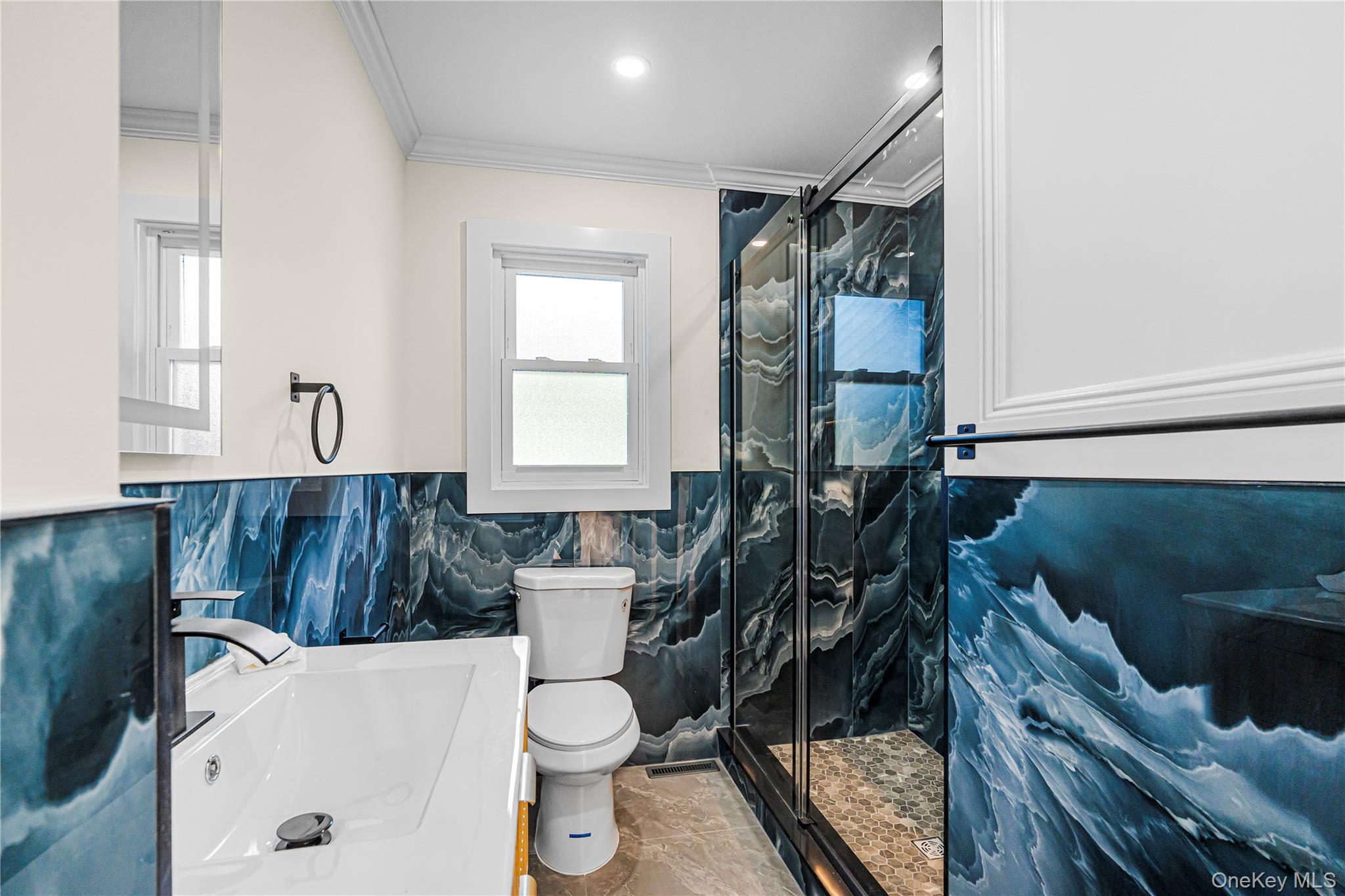 737 Flowerdale Drive Property Photo 8