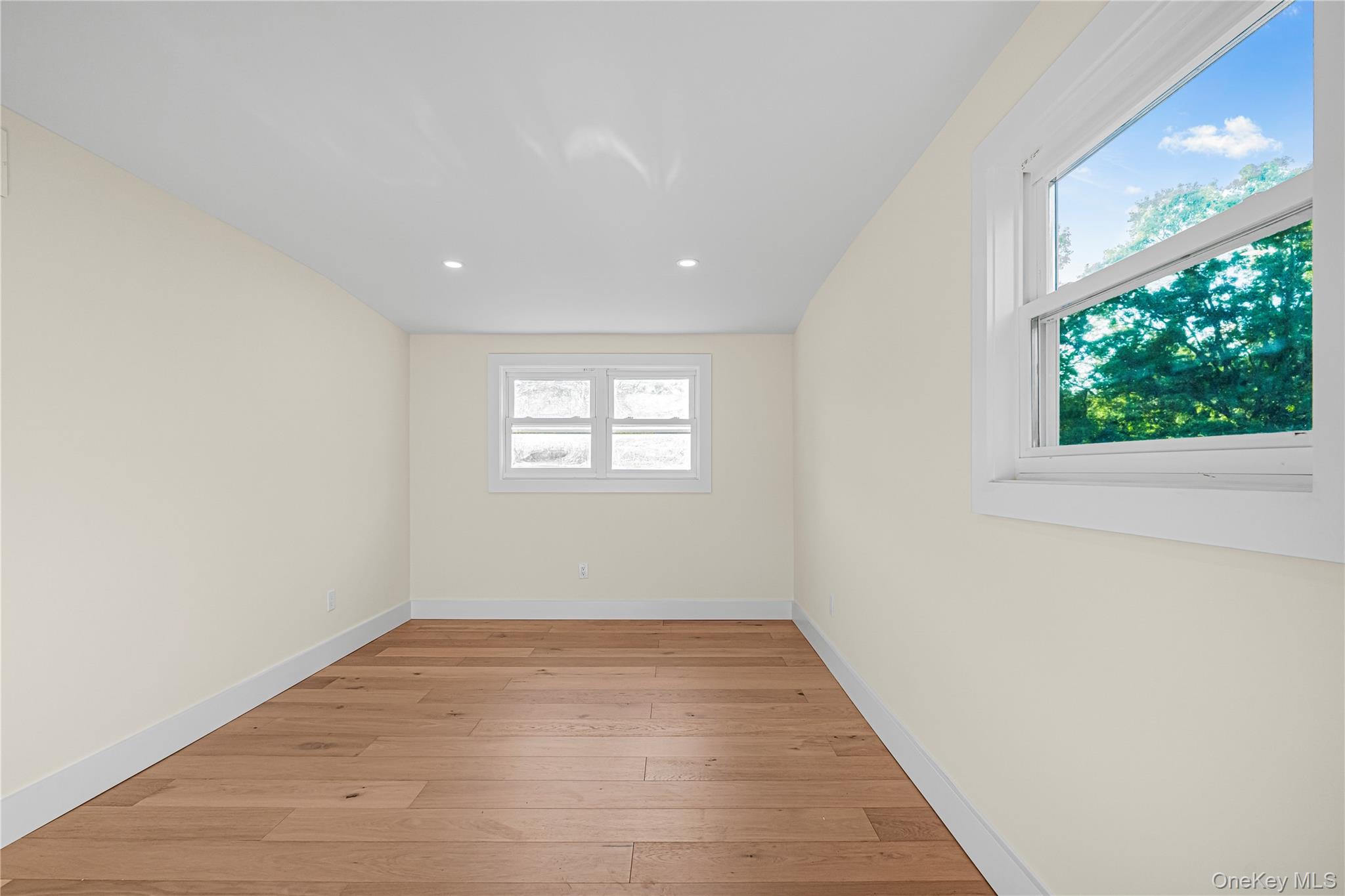 737 Flowerdale Drive Property Photo 11
