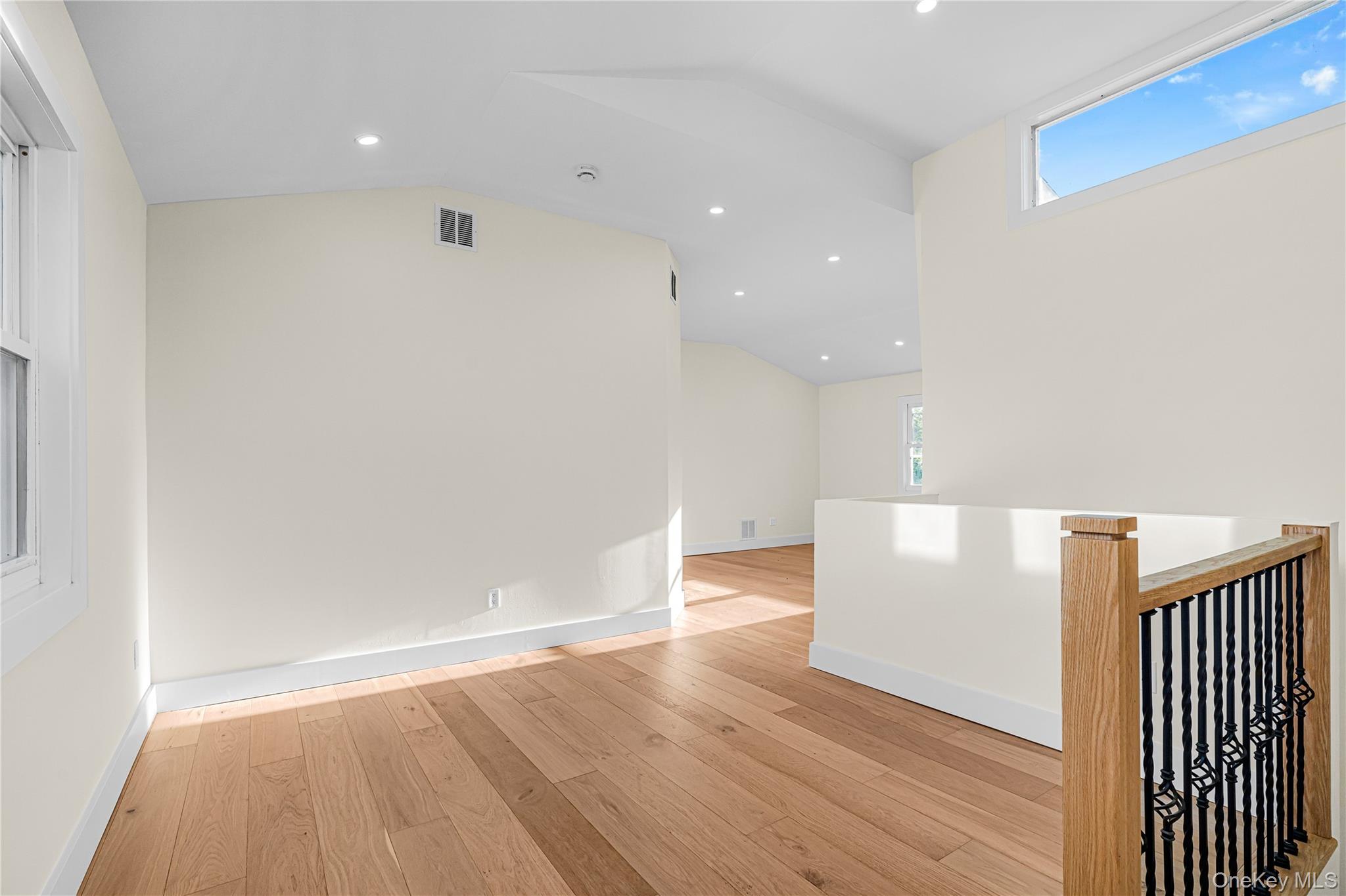 737 Flowerdale Drive Property Photo 12