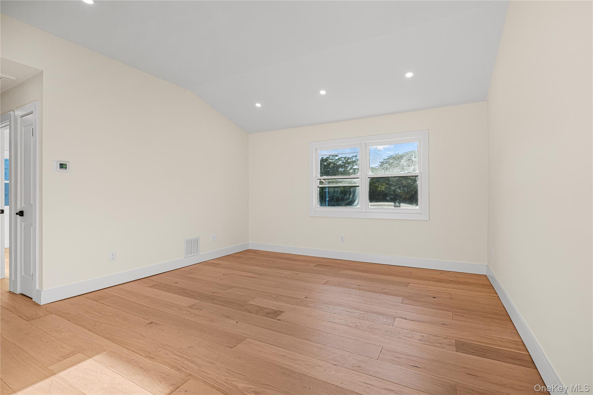737 Flowerdale Drive Property Photo 13