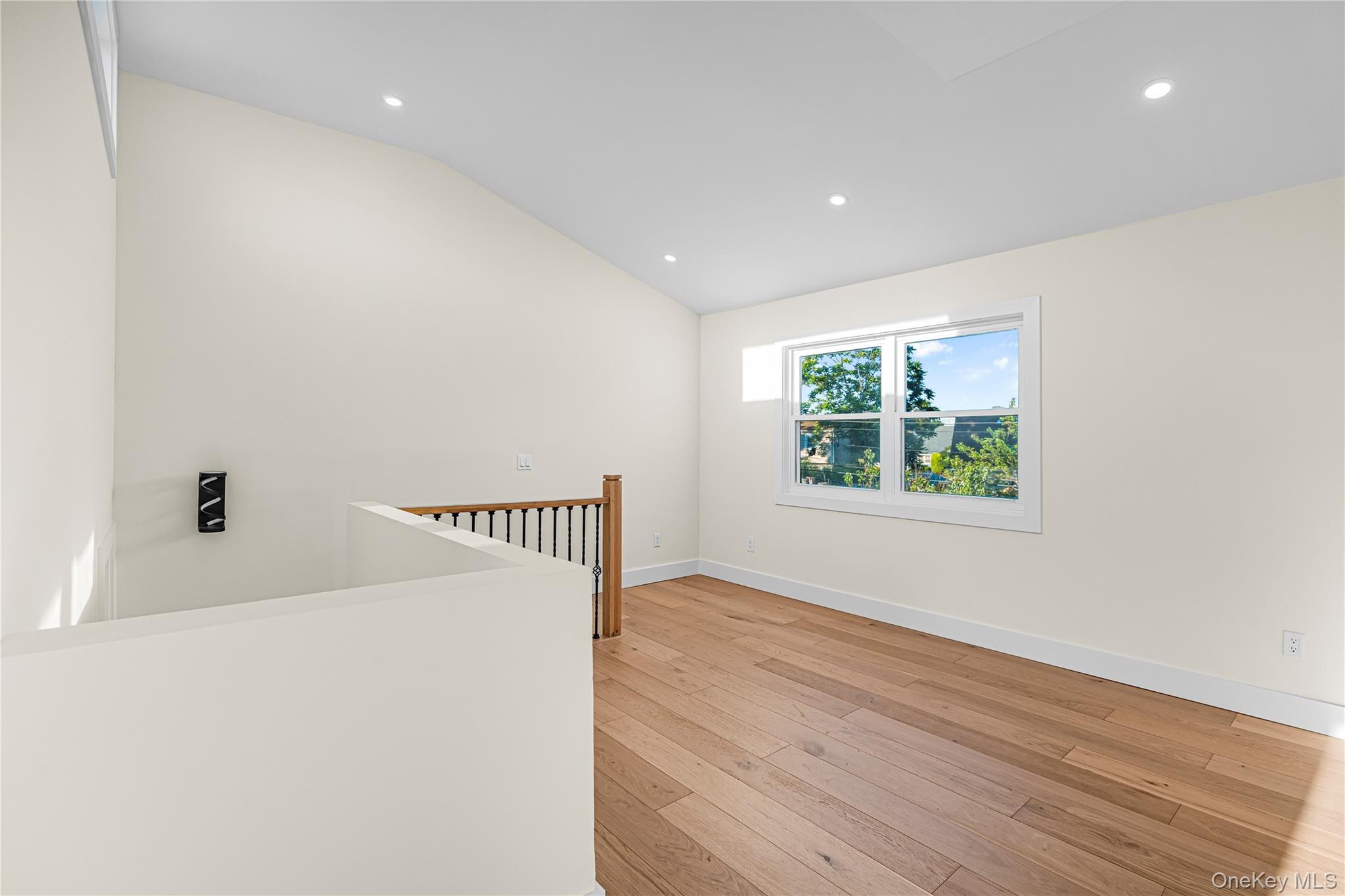 737 Flowerdale Drive Property Photo 20