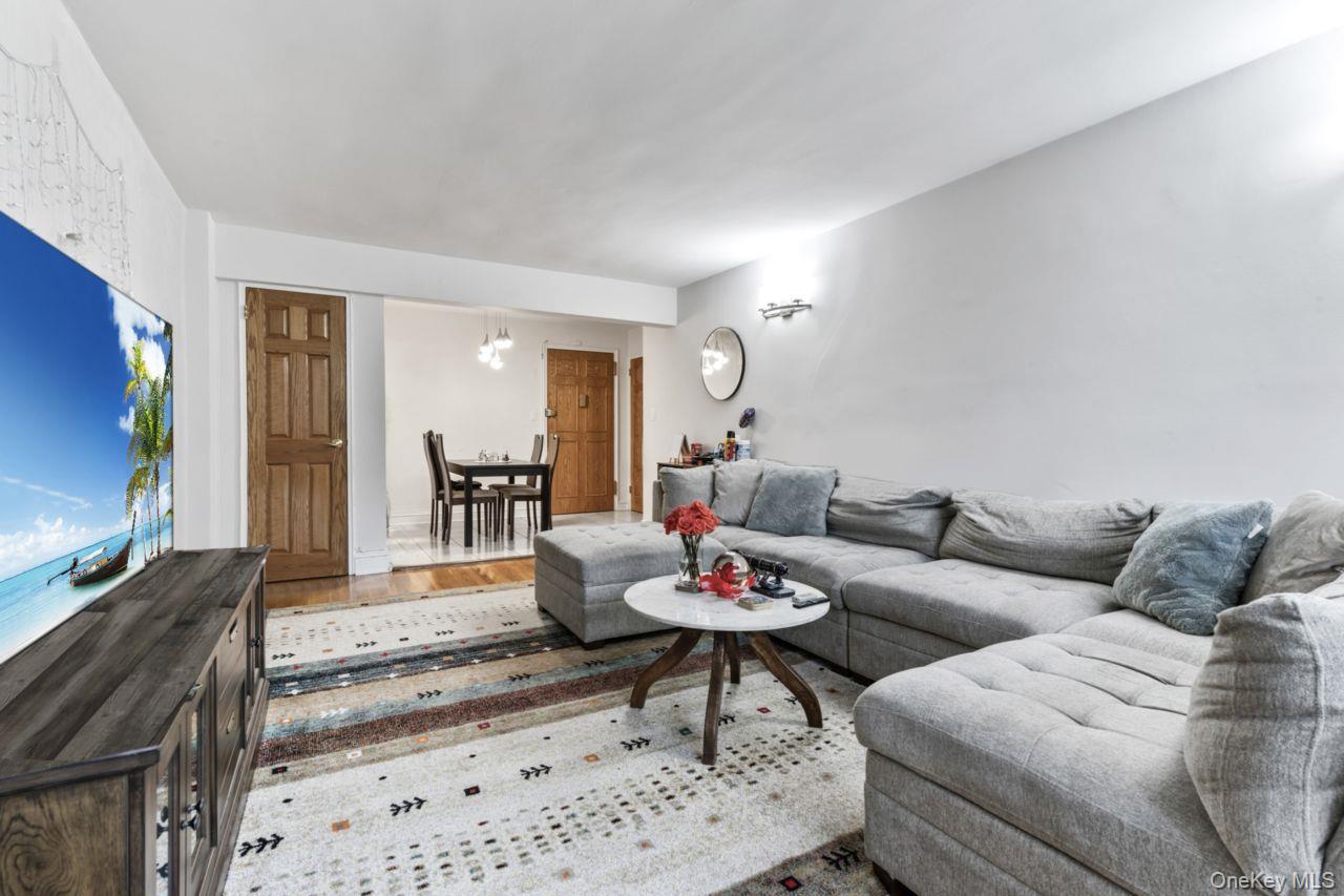 88-12 151 Avenue 4b Property Photo 7