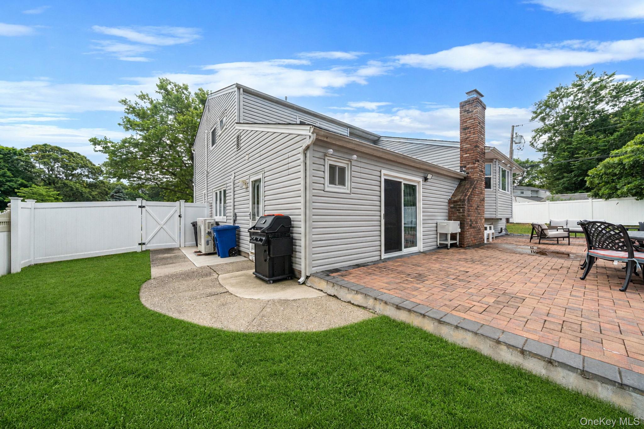 23 Essex Drive Property Photo 6