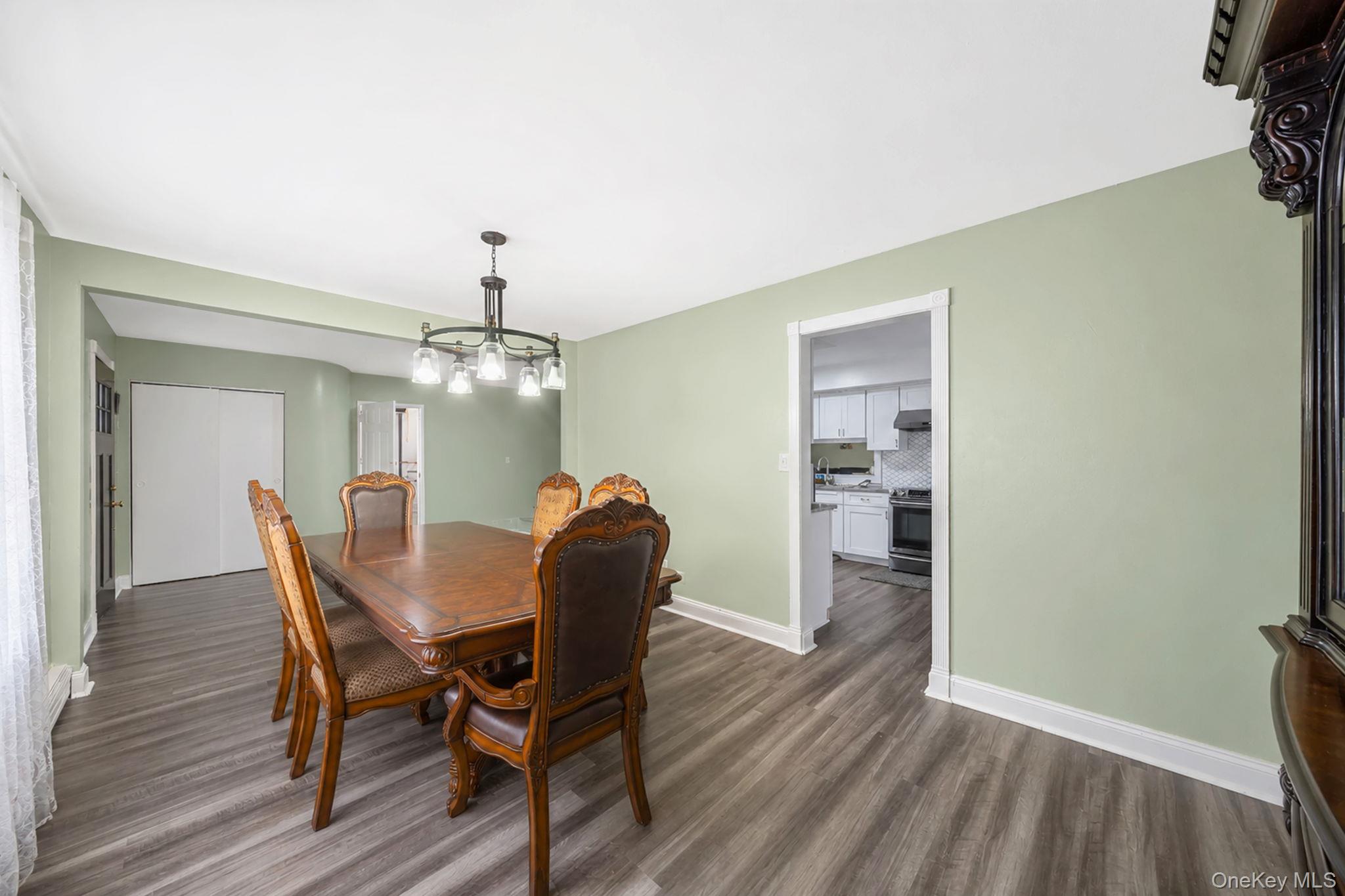 23 Essex Drive Property Photo 10