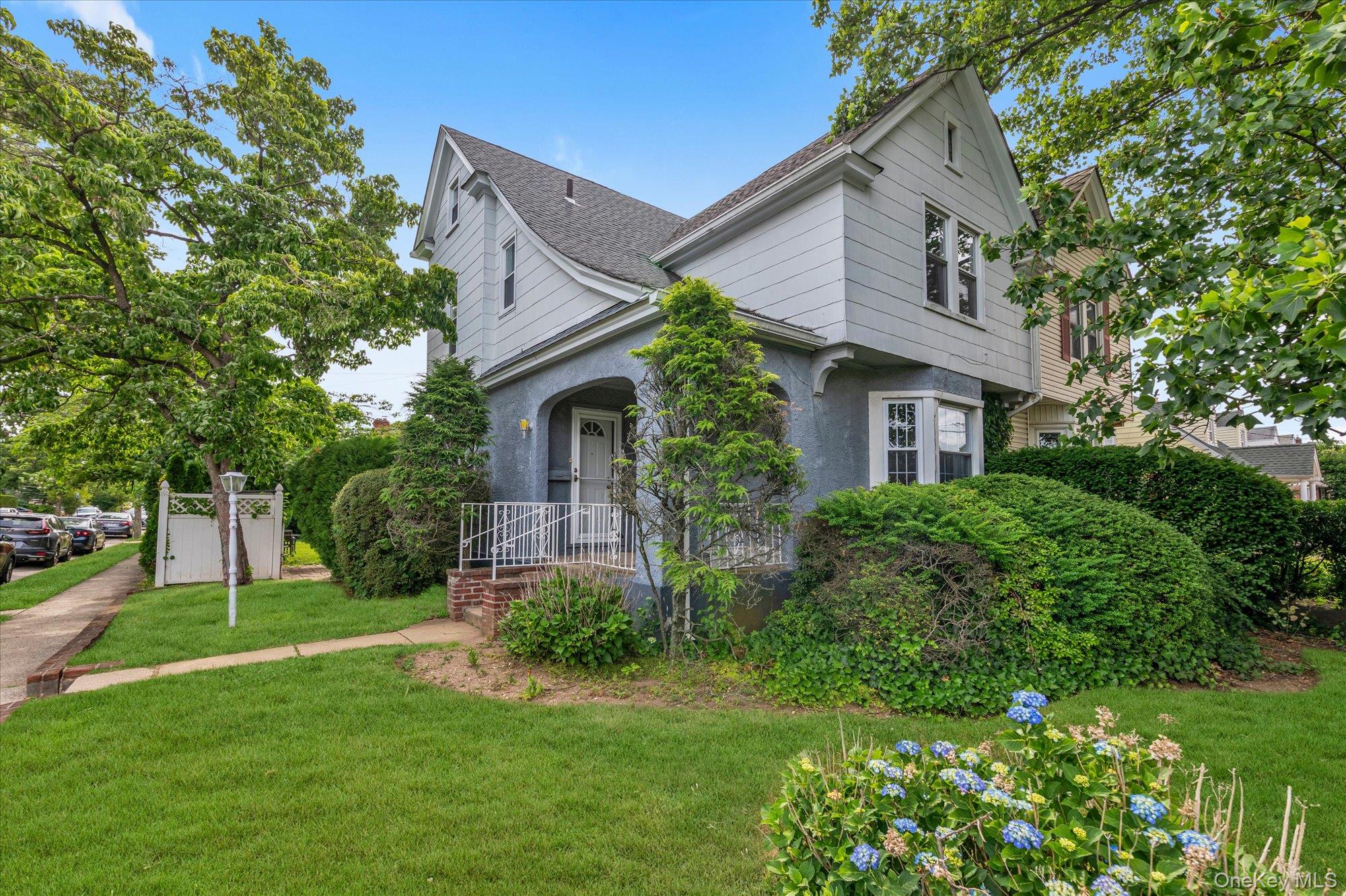 343 Nassau Boulevard Property Photo 1