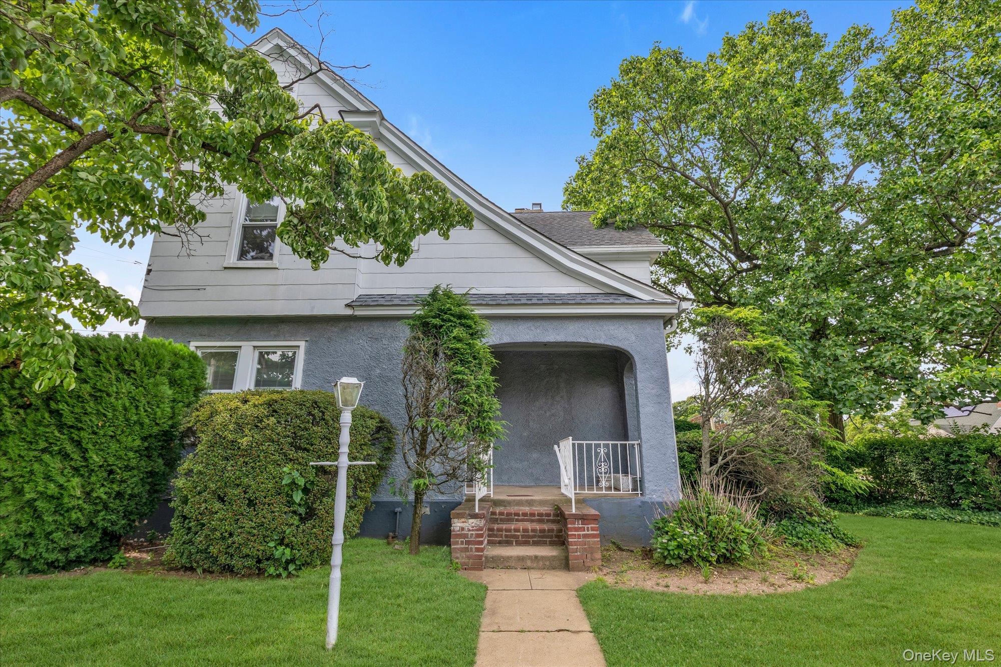 343 Nassau Boulevard Property Photo 2