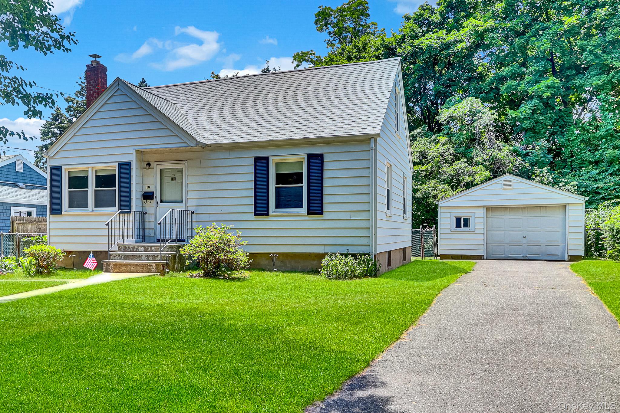 19 Poplar Place Property Photo 1