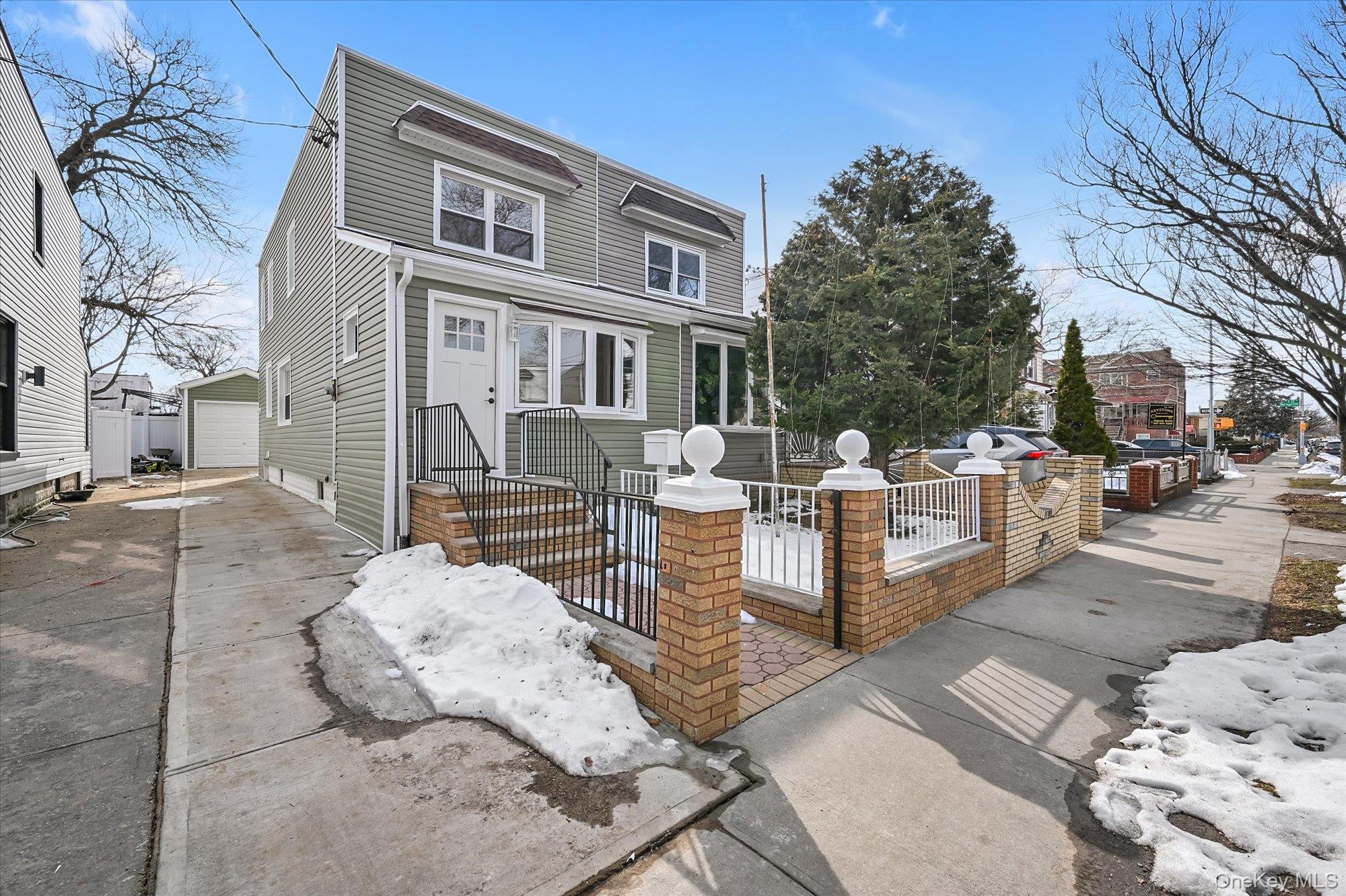 5216 M Avenue Property Photo 2