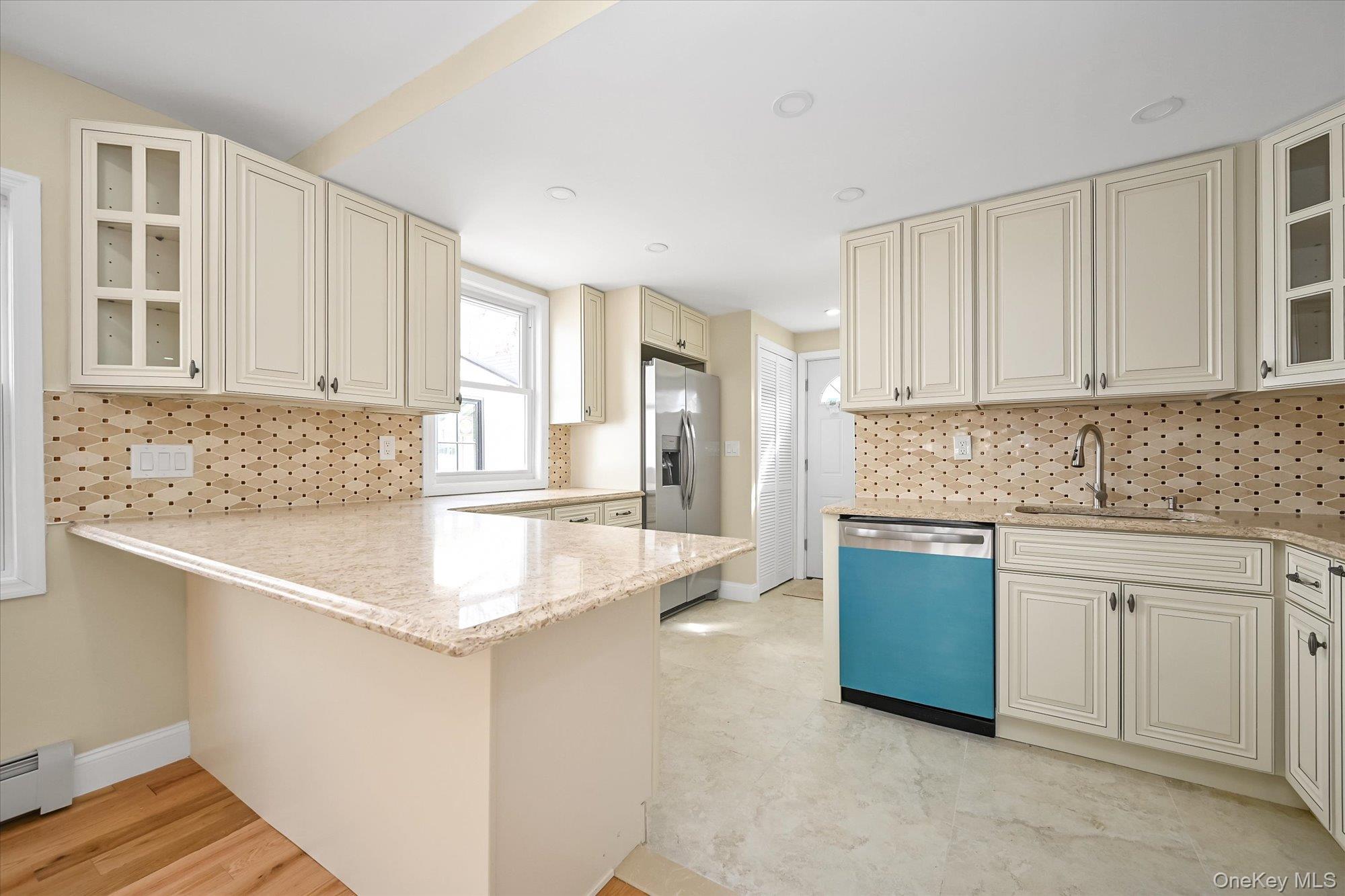 5216 M Avenue Property Photo 8