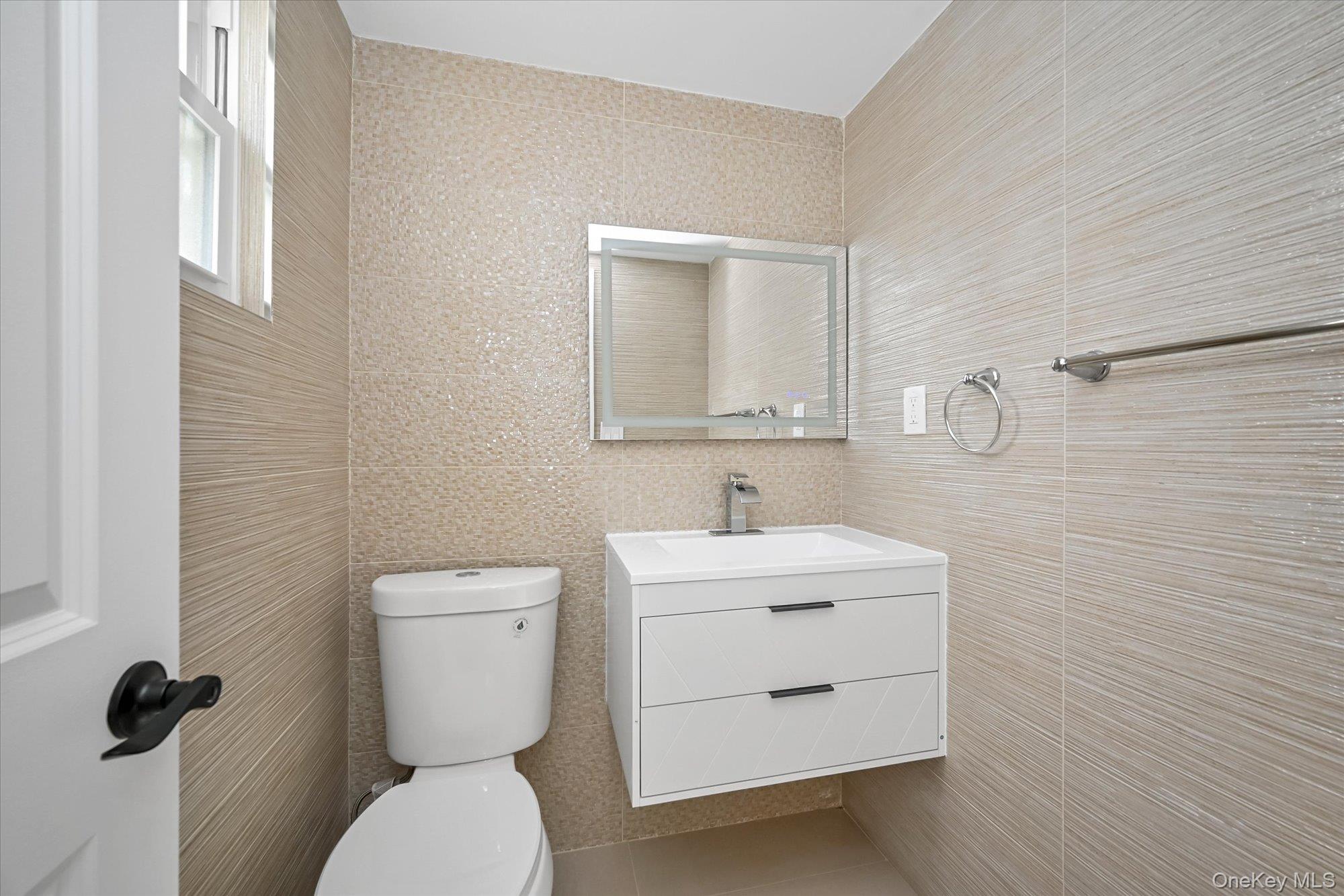 5216 M Avenue Property Photo 9