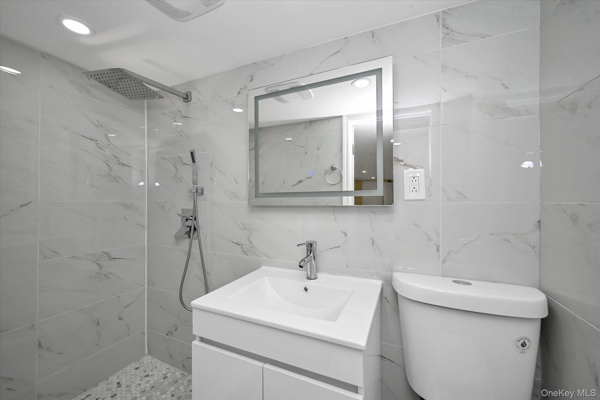5216 M Avenue Property Photo 17