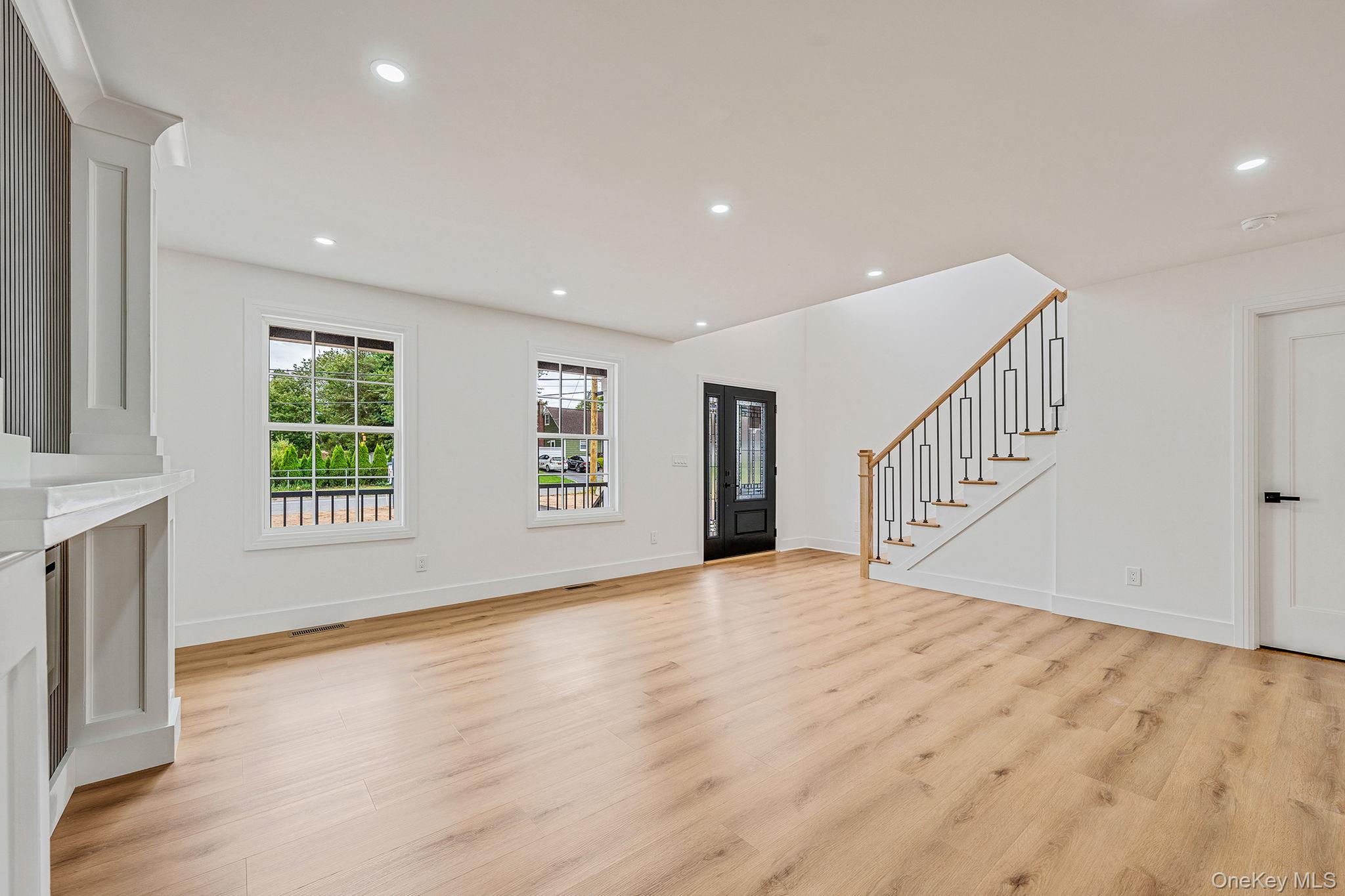 65 Superior Street Property Photo 6
