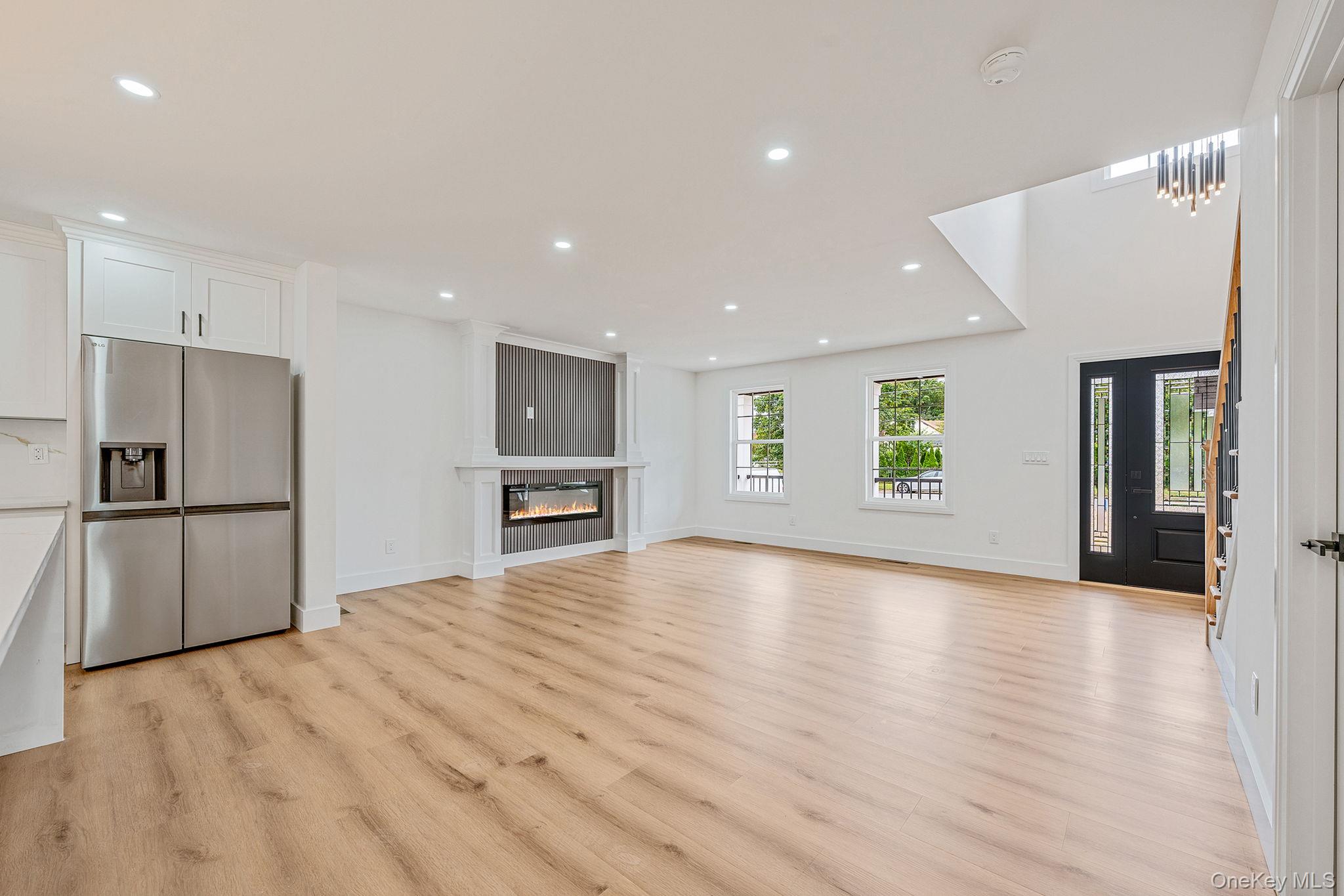 65 Superior Street Property Photo 7