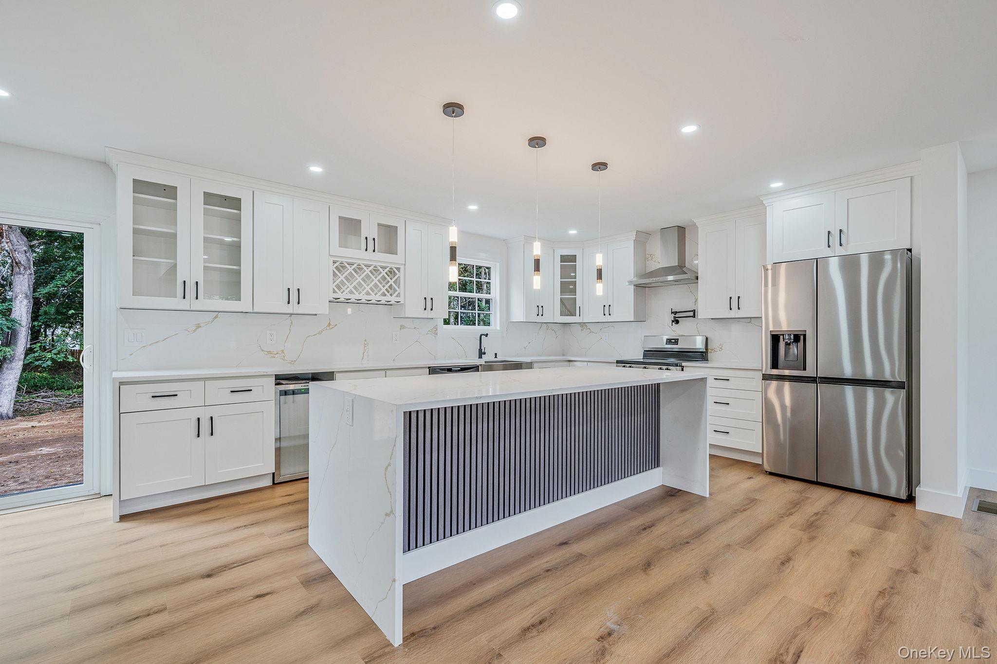 65 Superior Street Property Photo 9