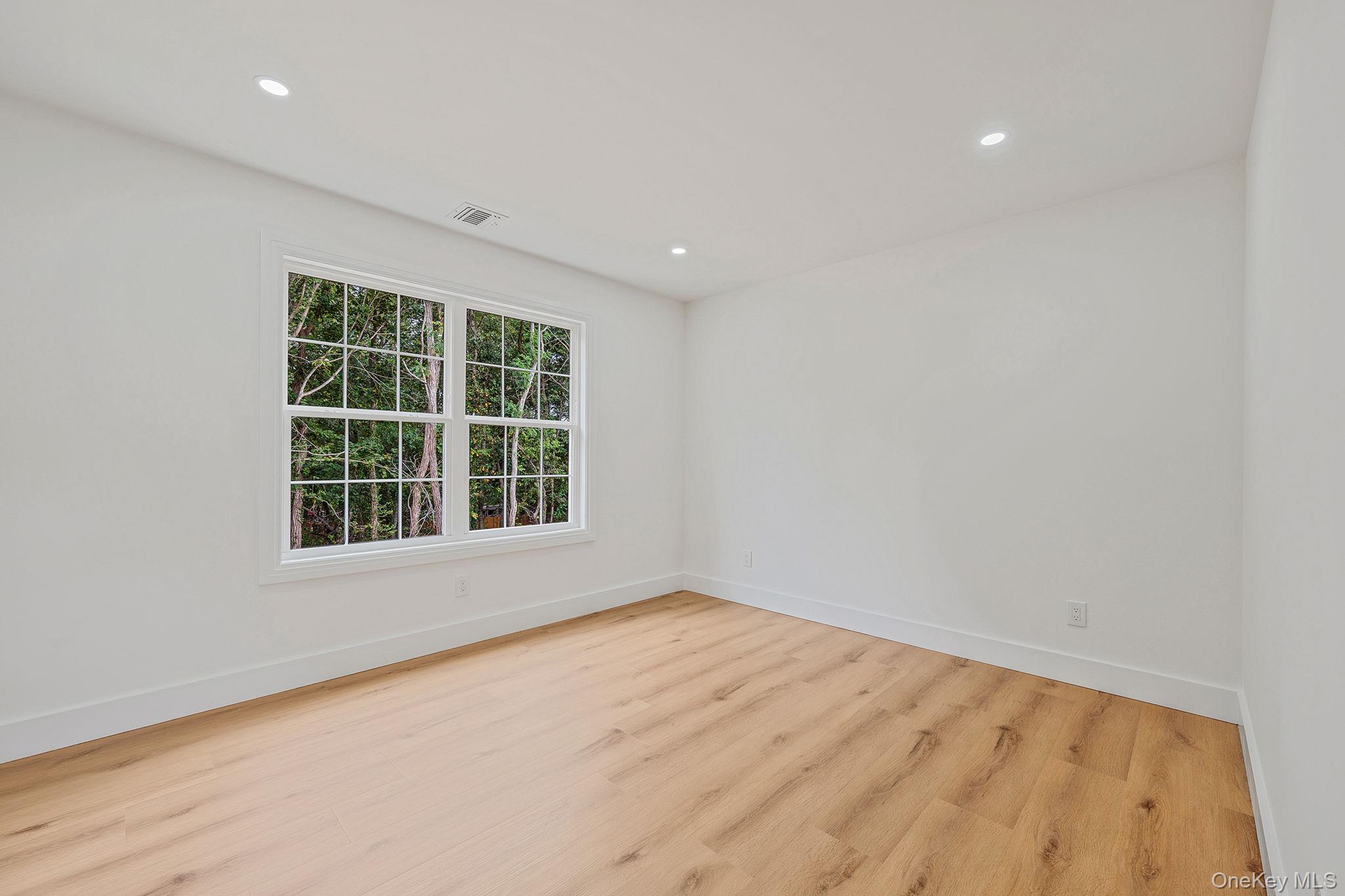 65 Superior Street Property Photo 17