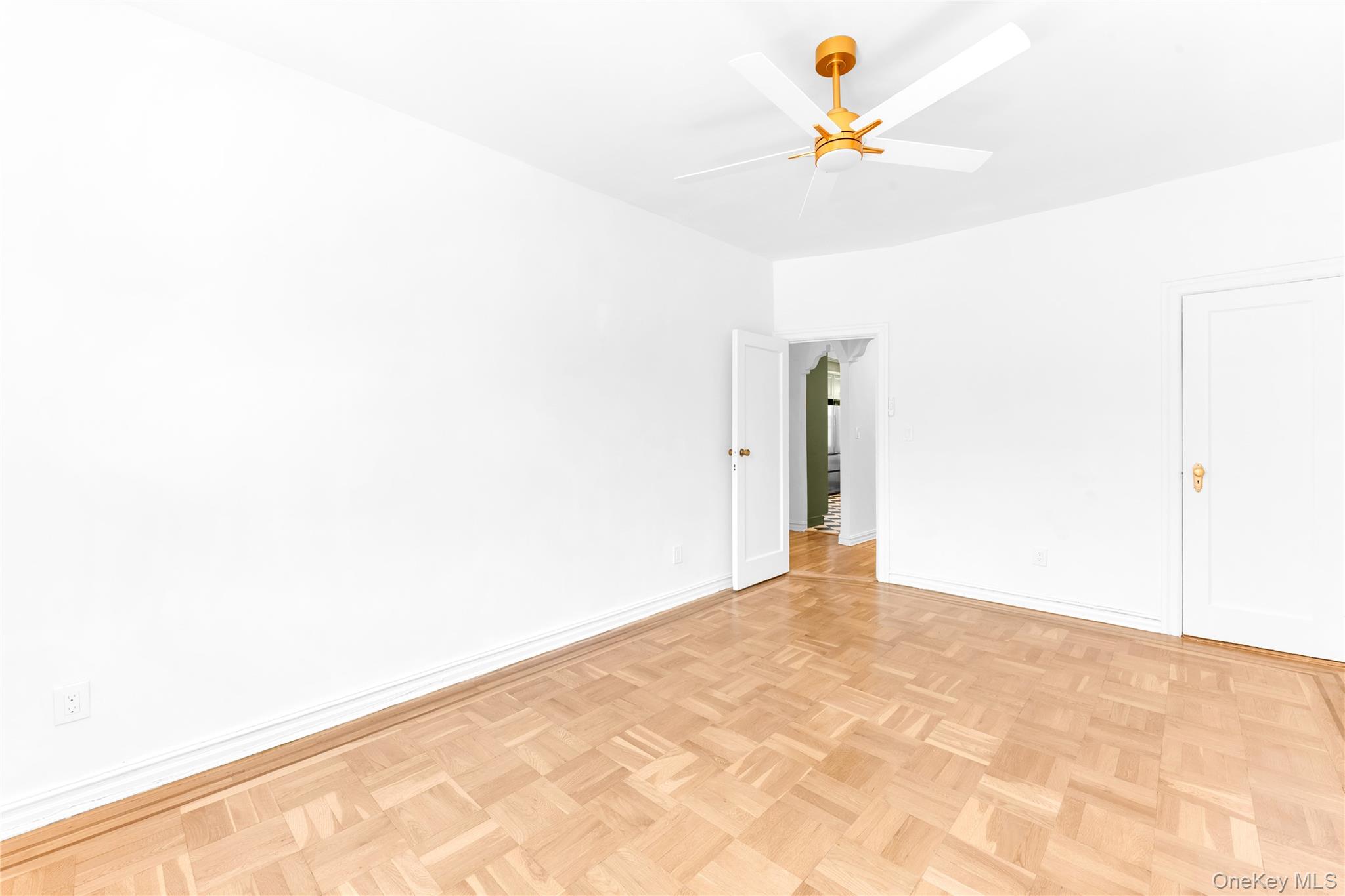 5569 Kings Highway Property Photo 24