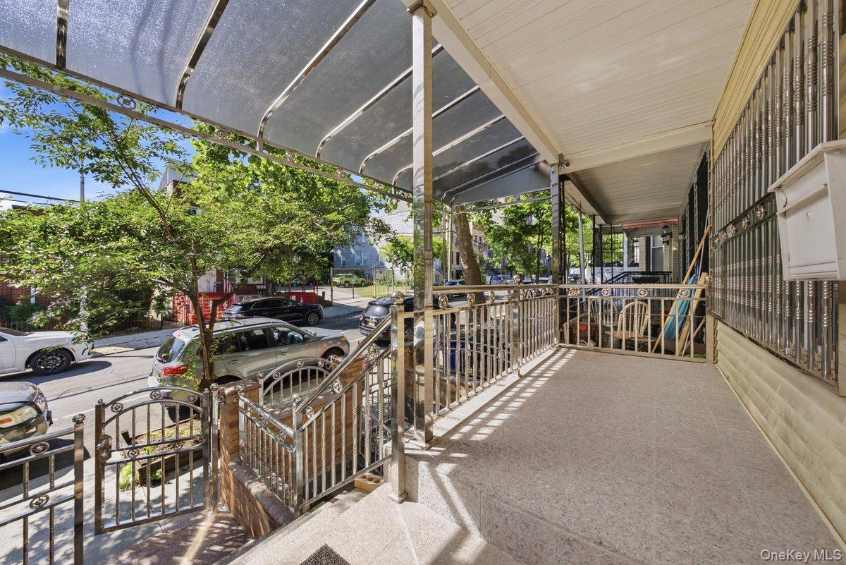 1328 Teller Avenue Property Photo 3