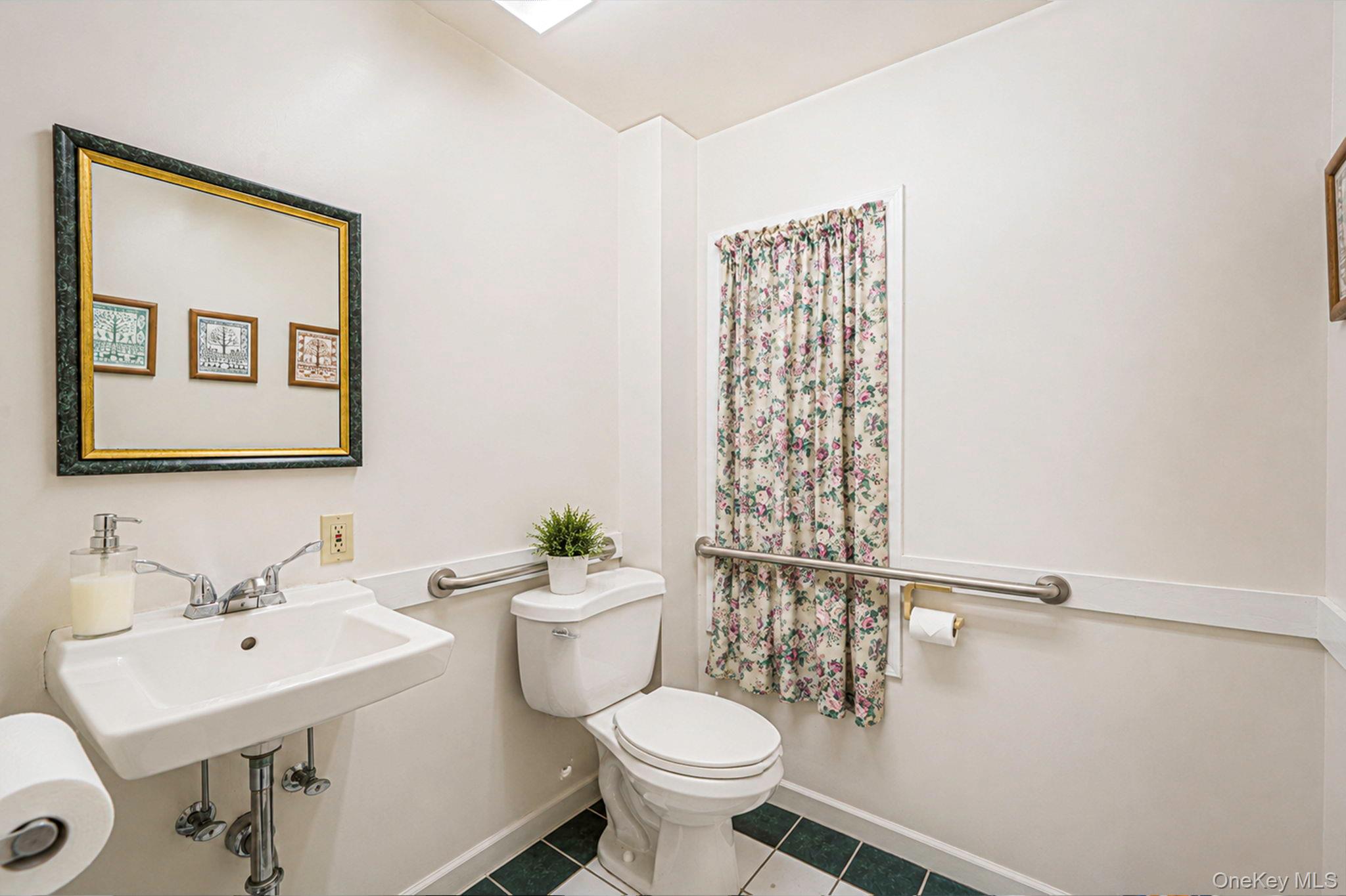 147 N Ocean Avenue Property Photo 22