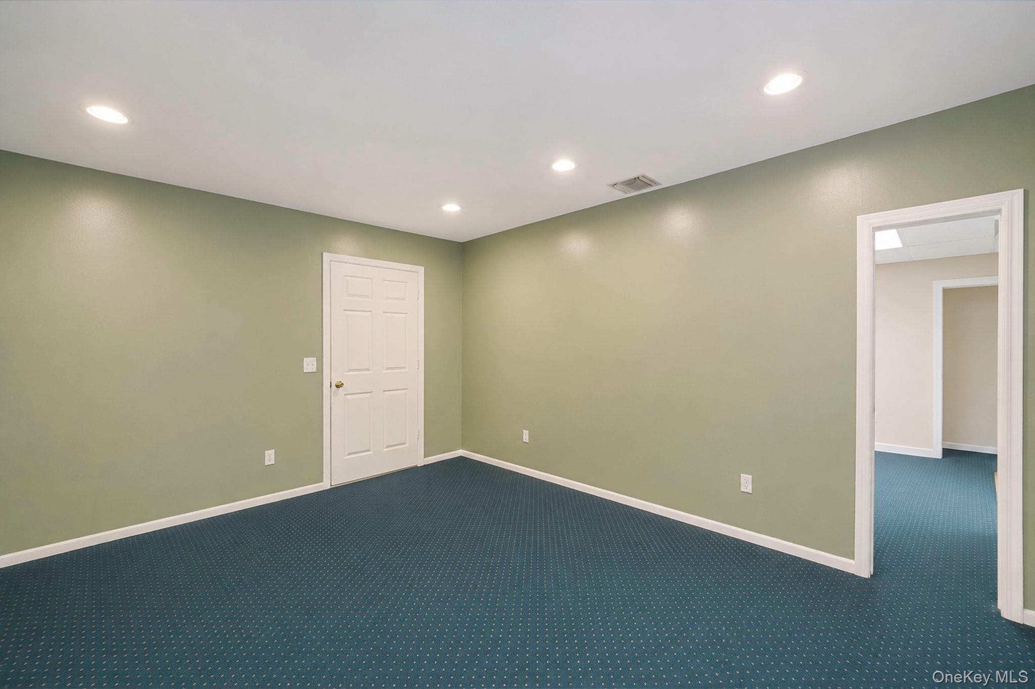 147 N Ocean Avenue Property Photo 26