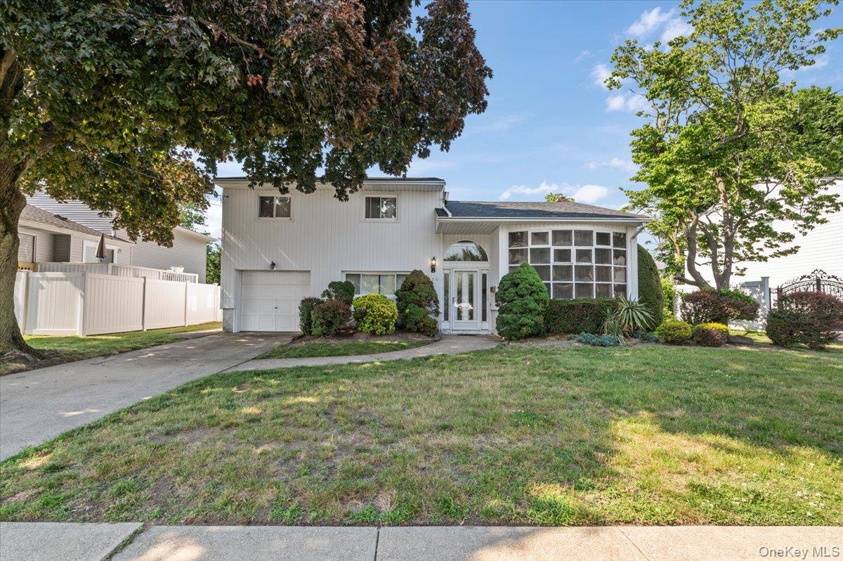 279 N Kentucky Avenue Property Photo 1