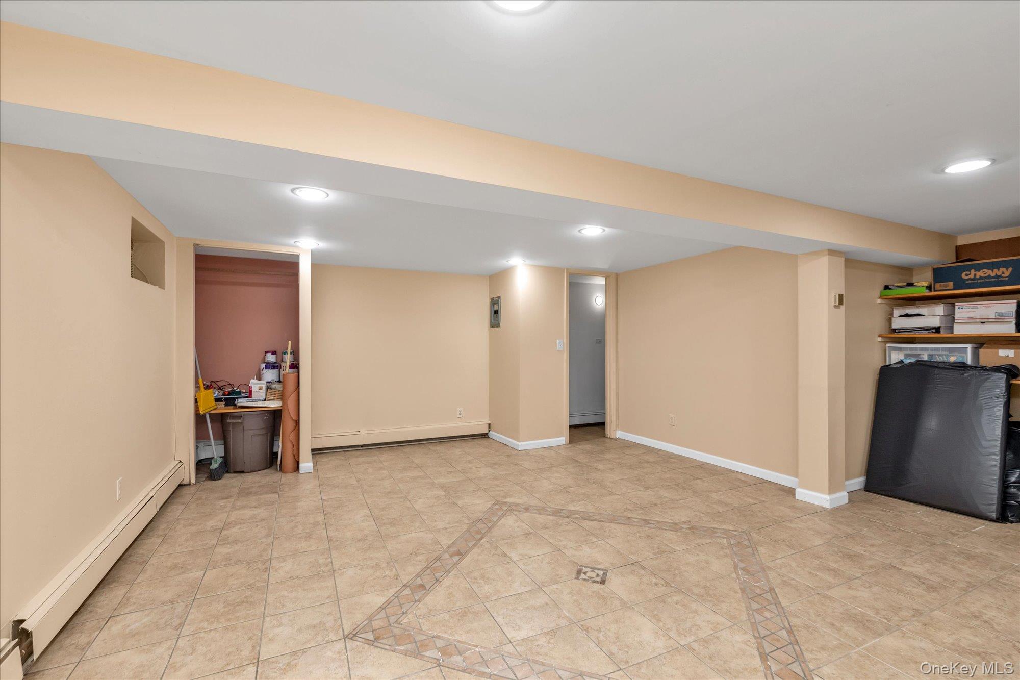 2 East Court Property Photo 19